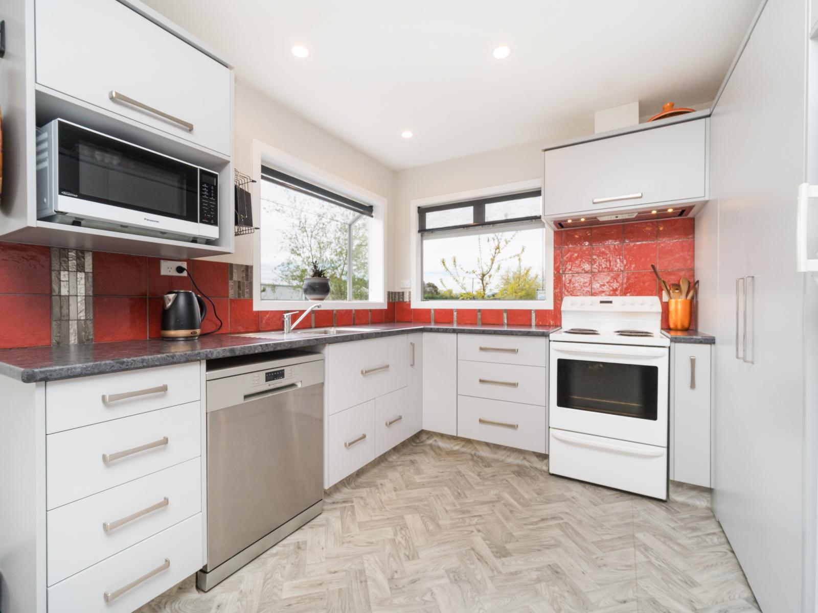 32 Pioneer Highway, Awapuni