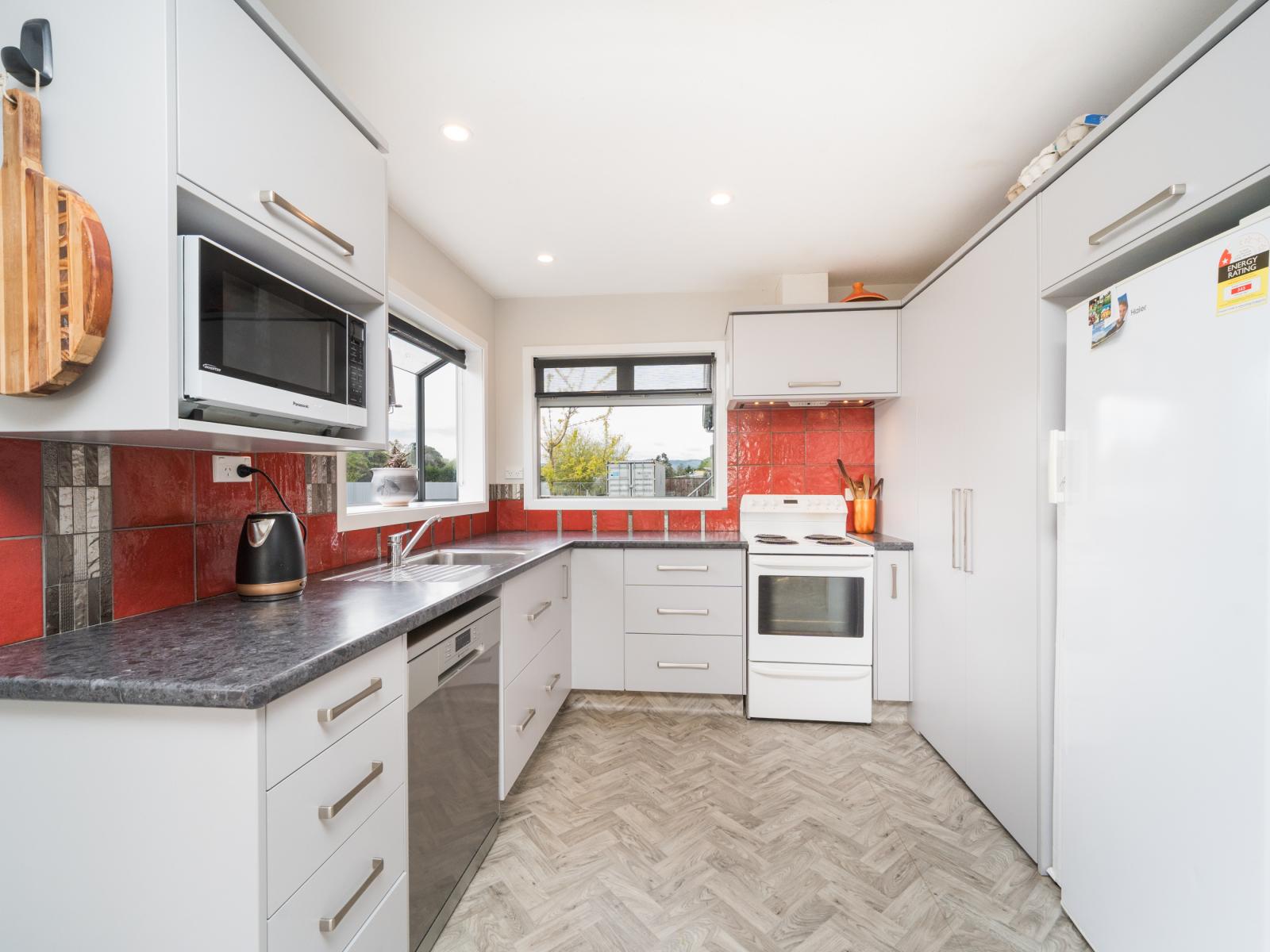 32 Pioneer Highway, Awapuni