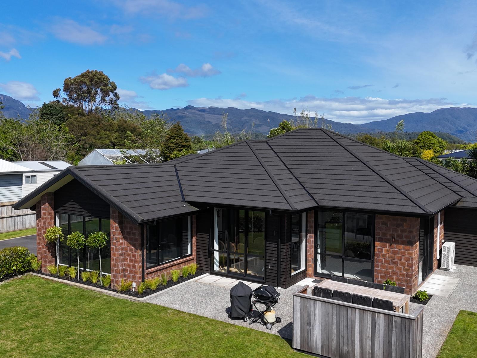 10 Kawatiri Place, Westport