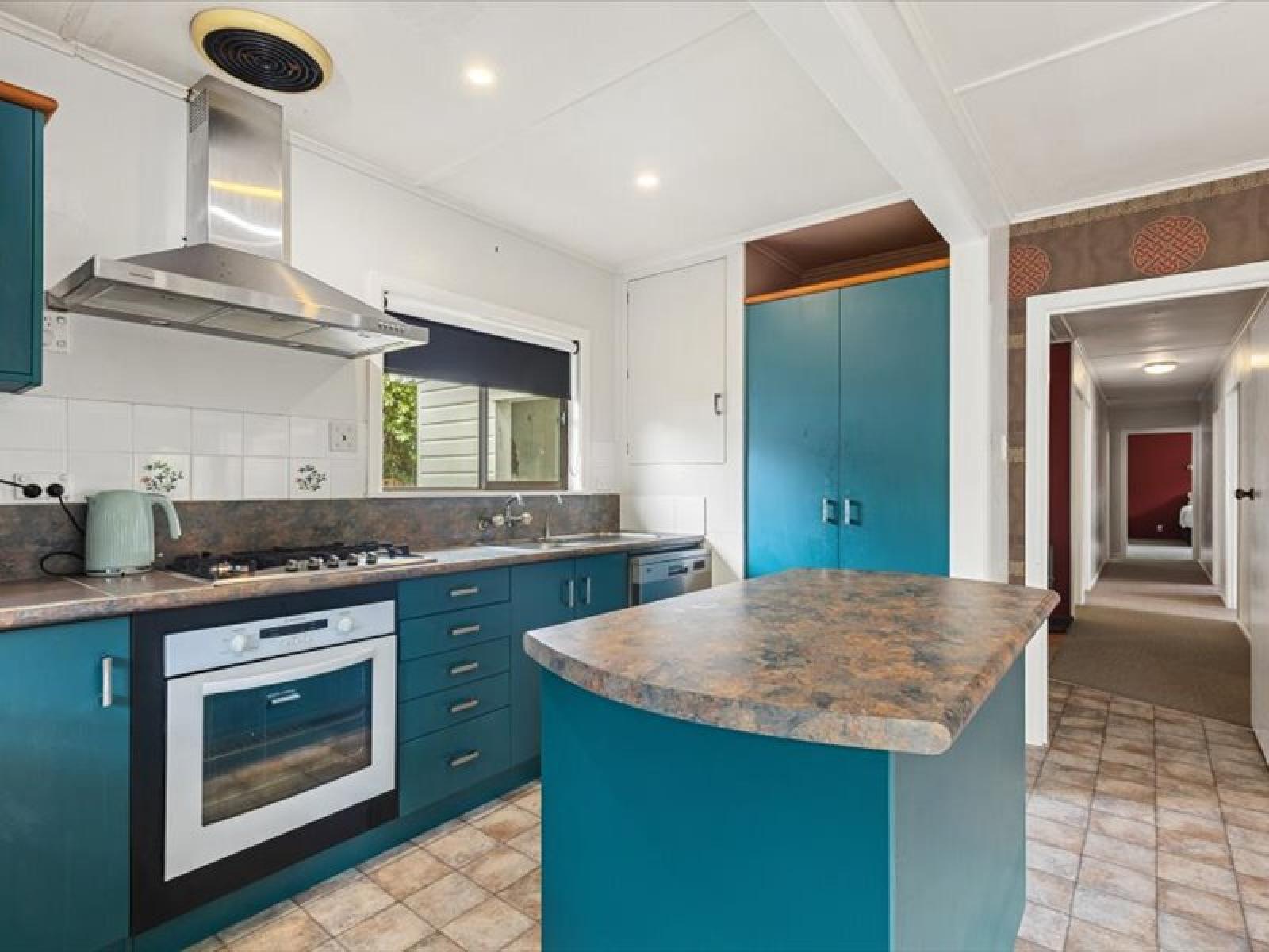 1711 State Highway 4, Aria