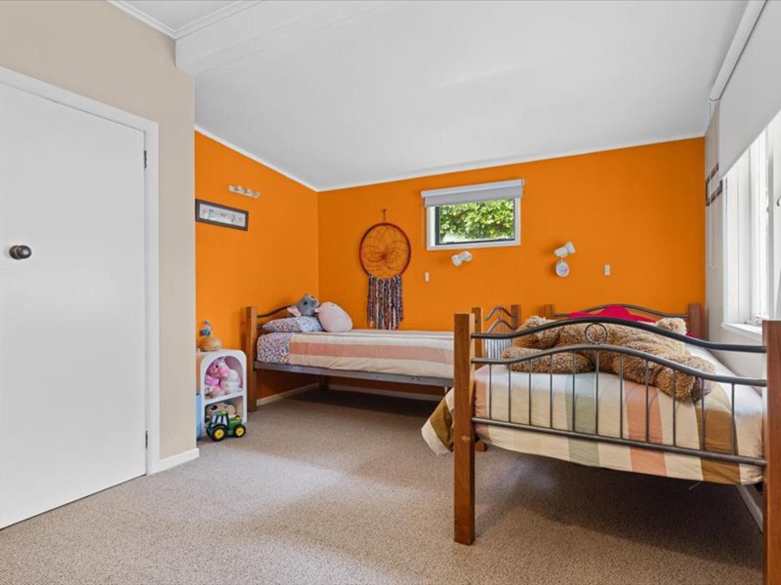 1711 State Highway 4, Aria