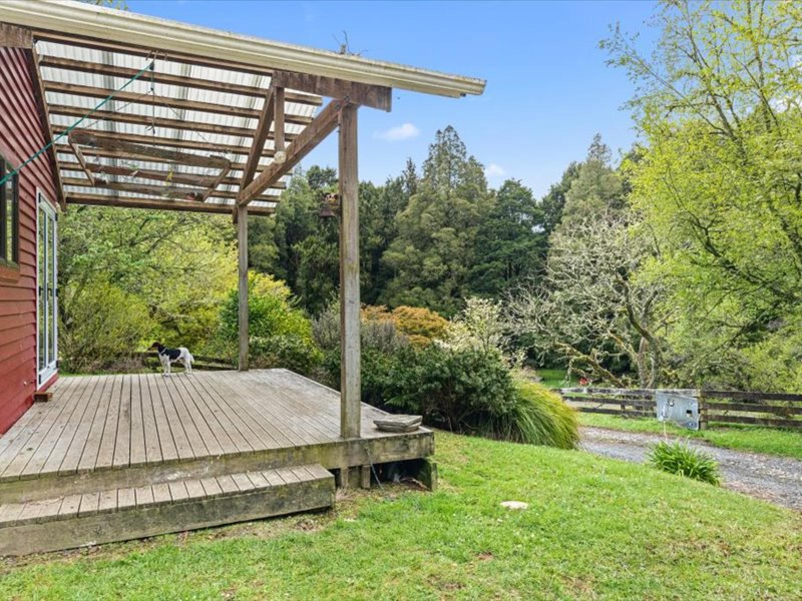 1711 State Highway 4, Aria