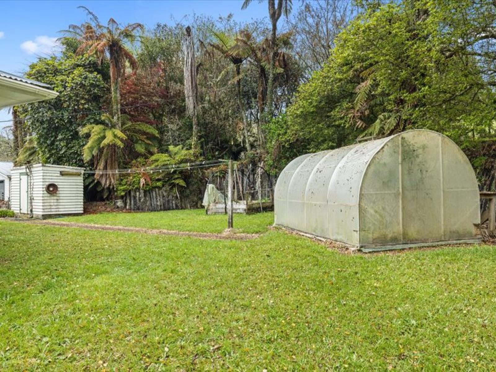 1711 State Highway 4, Aria