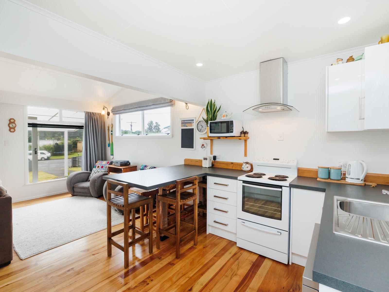 10 Kent Terrace, Foxton Beach
