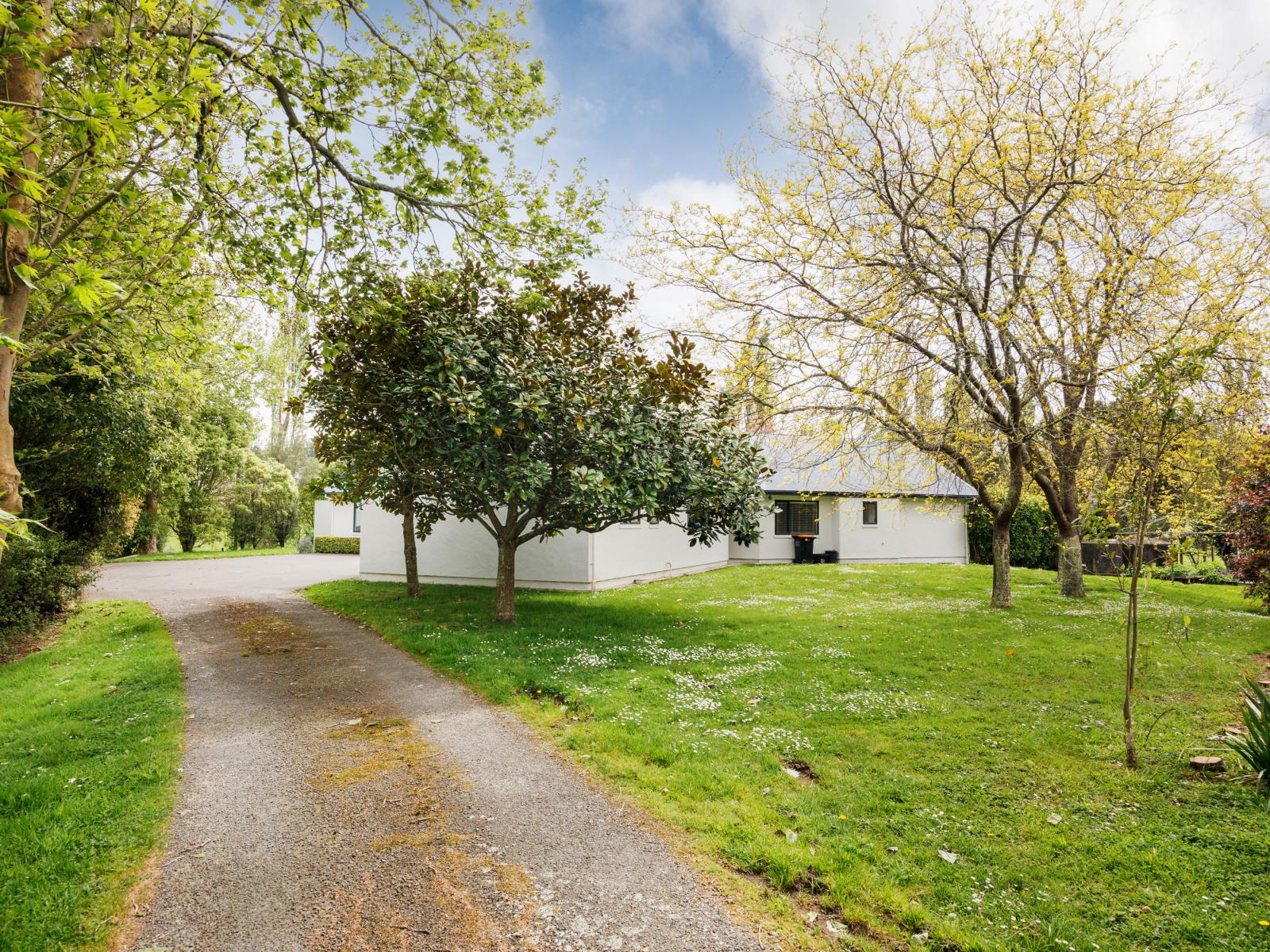 31 Kahuterawa Road, Turitea
