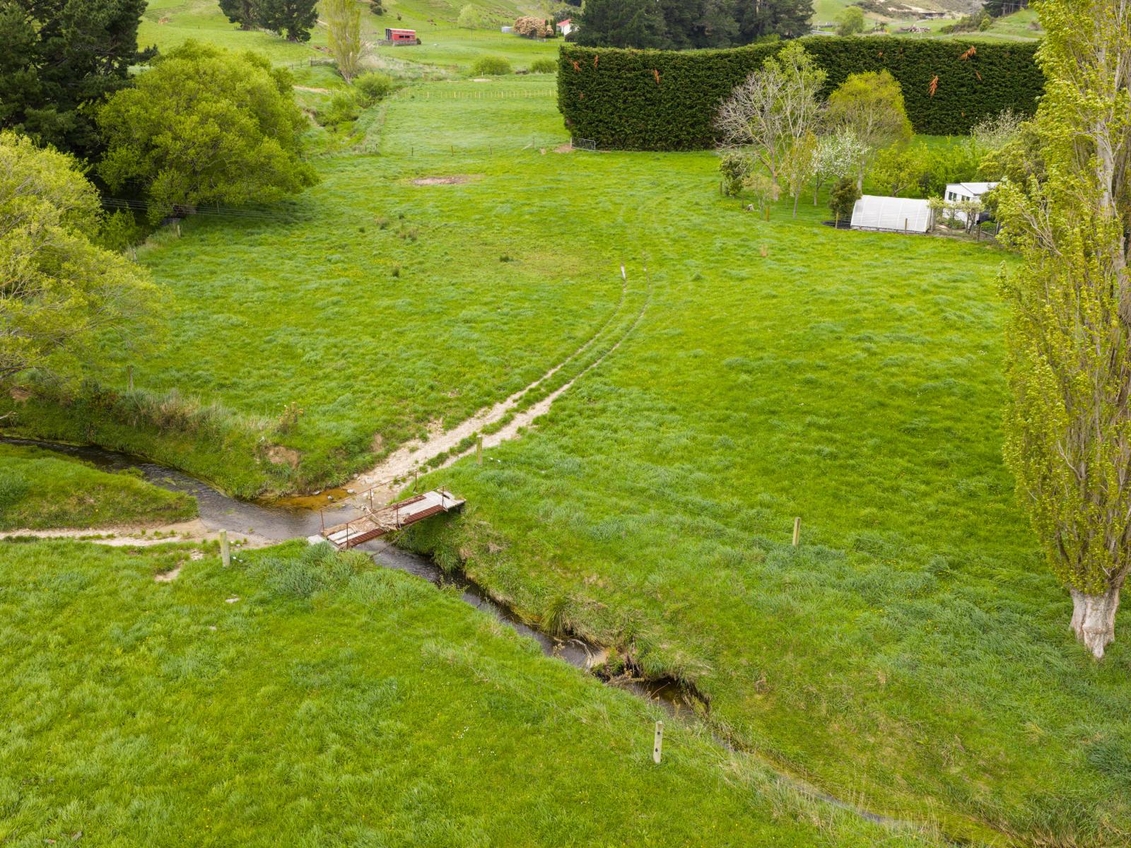31 Kahuterawa Road, Turitea