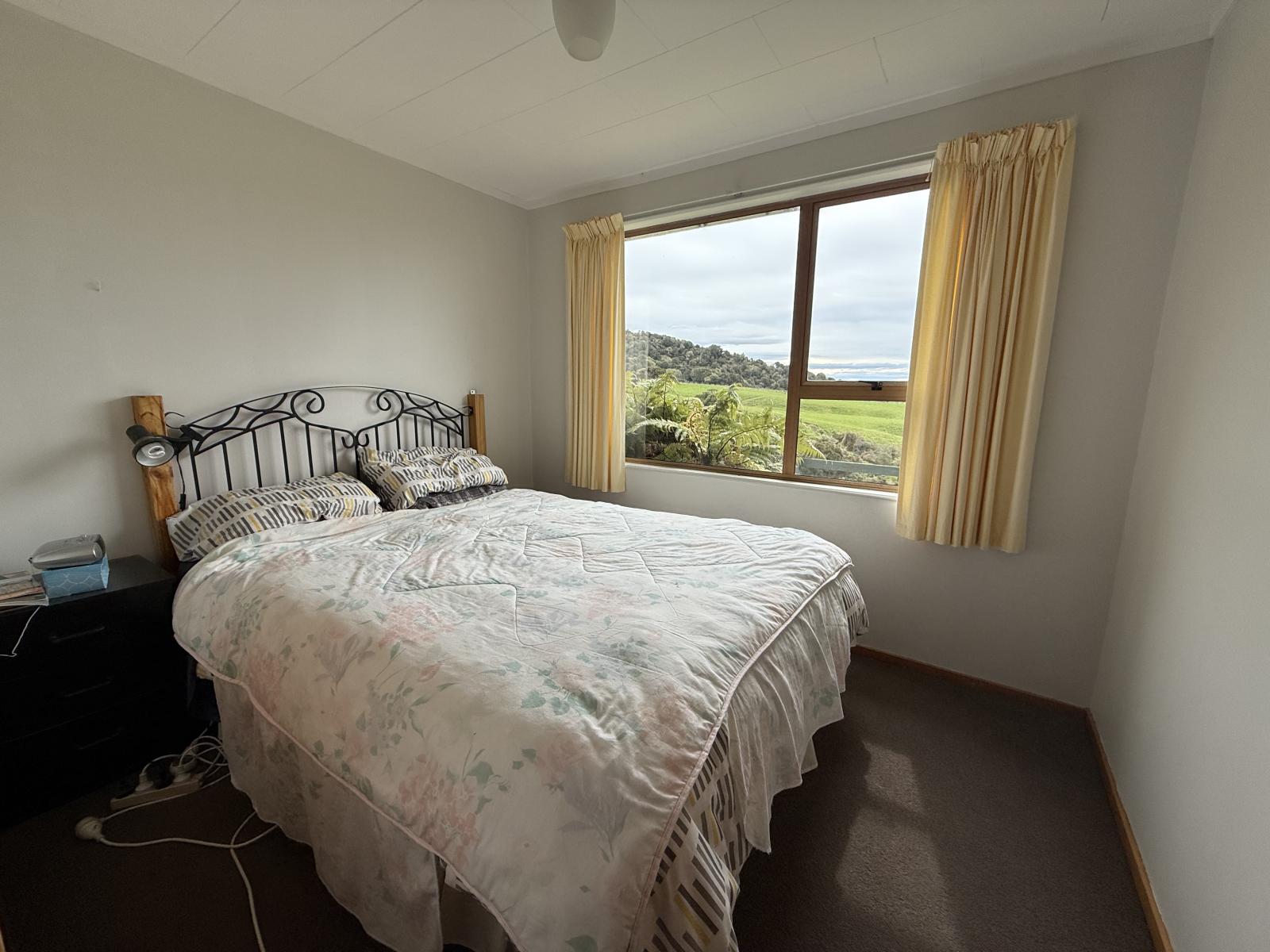 112 Waikawa Curio Bay Road, Waikawa