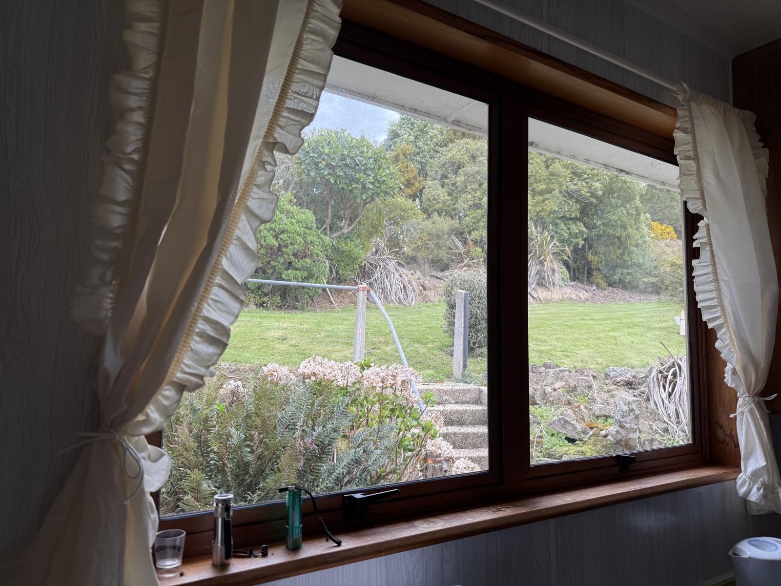 112 Waikawa Curio Bay Road, Waikawa