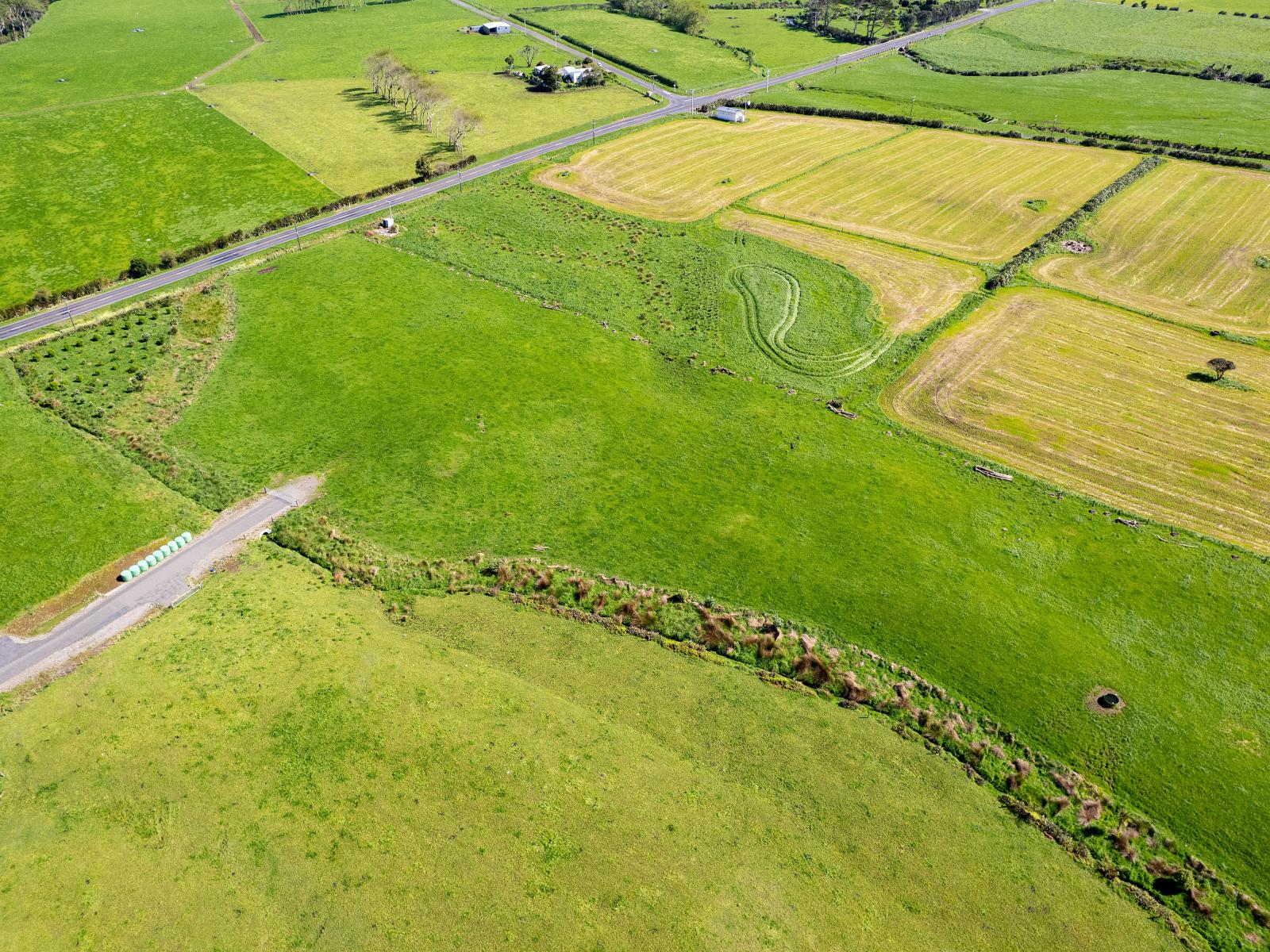 7104 South Road, Warea
