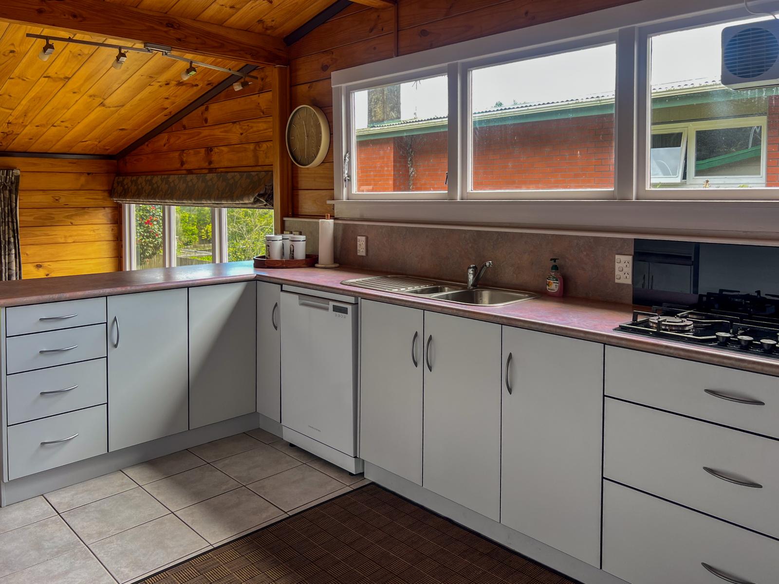 1 Highfield Place, Lynmore