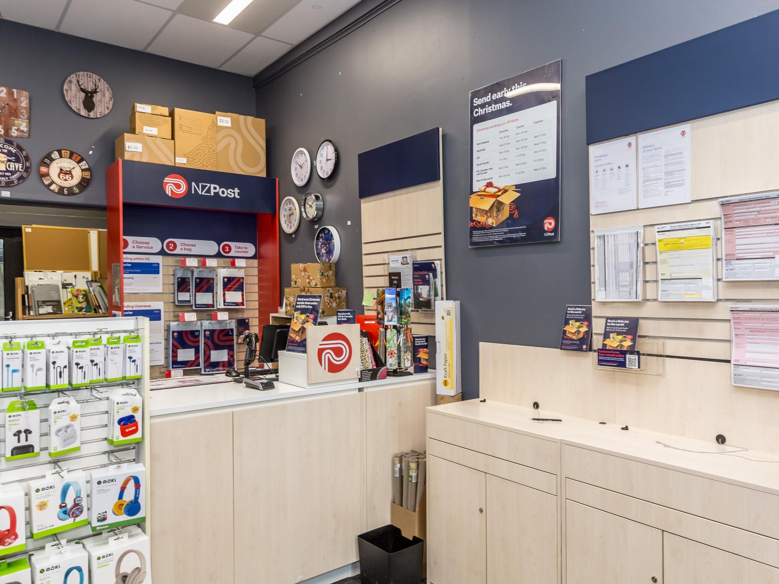 66-80 High Street North, Carterton