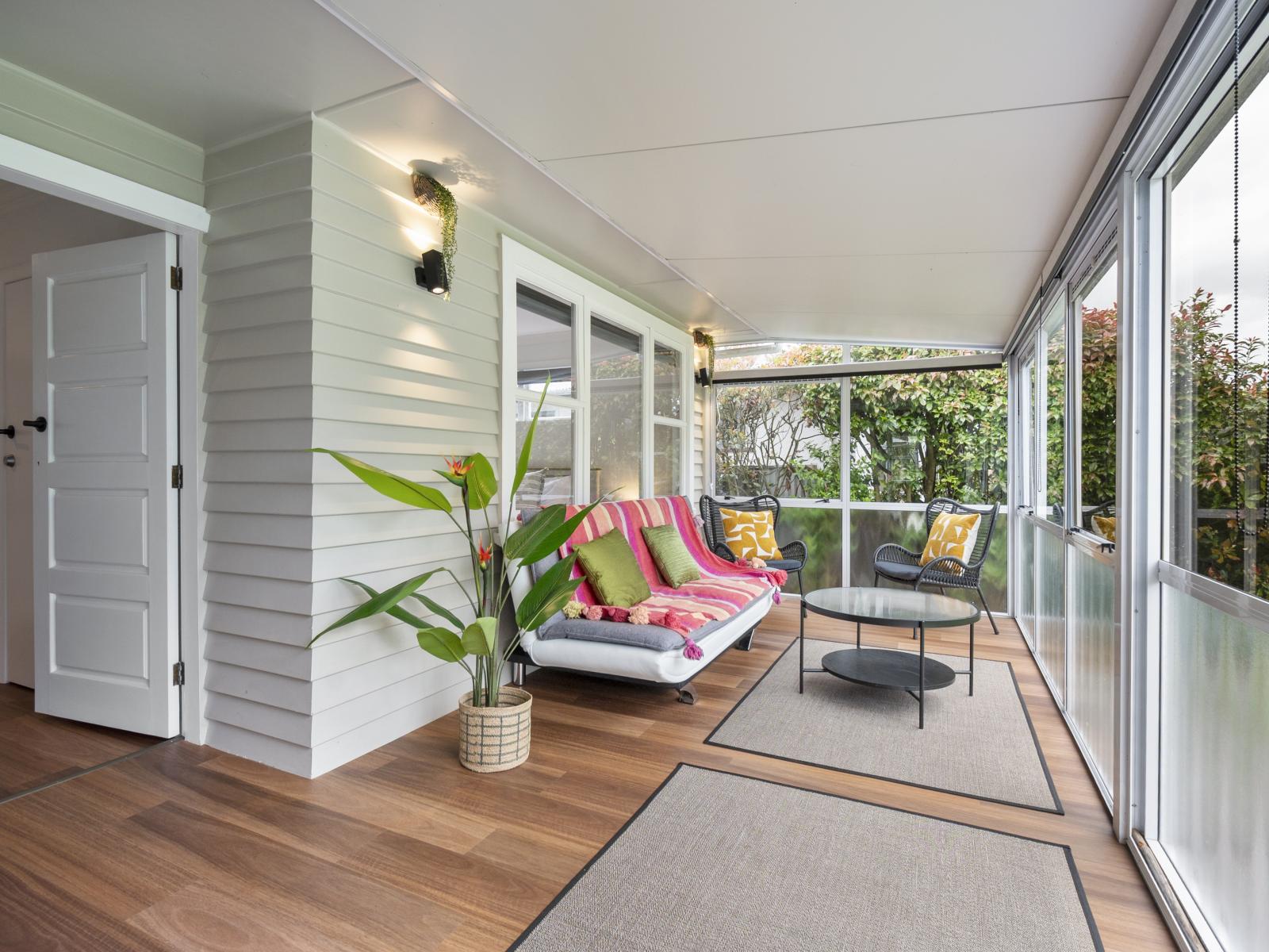 6 Ruha Street, West End