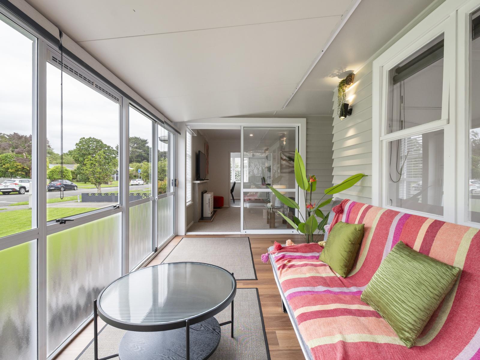 6 Ruha Street, West End