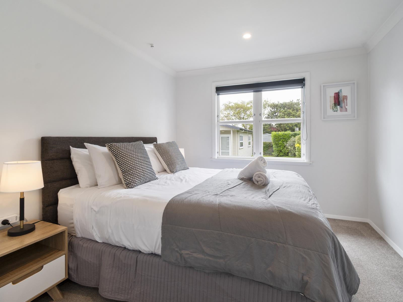 6 Ruha Street, West End