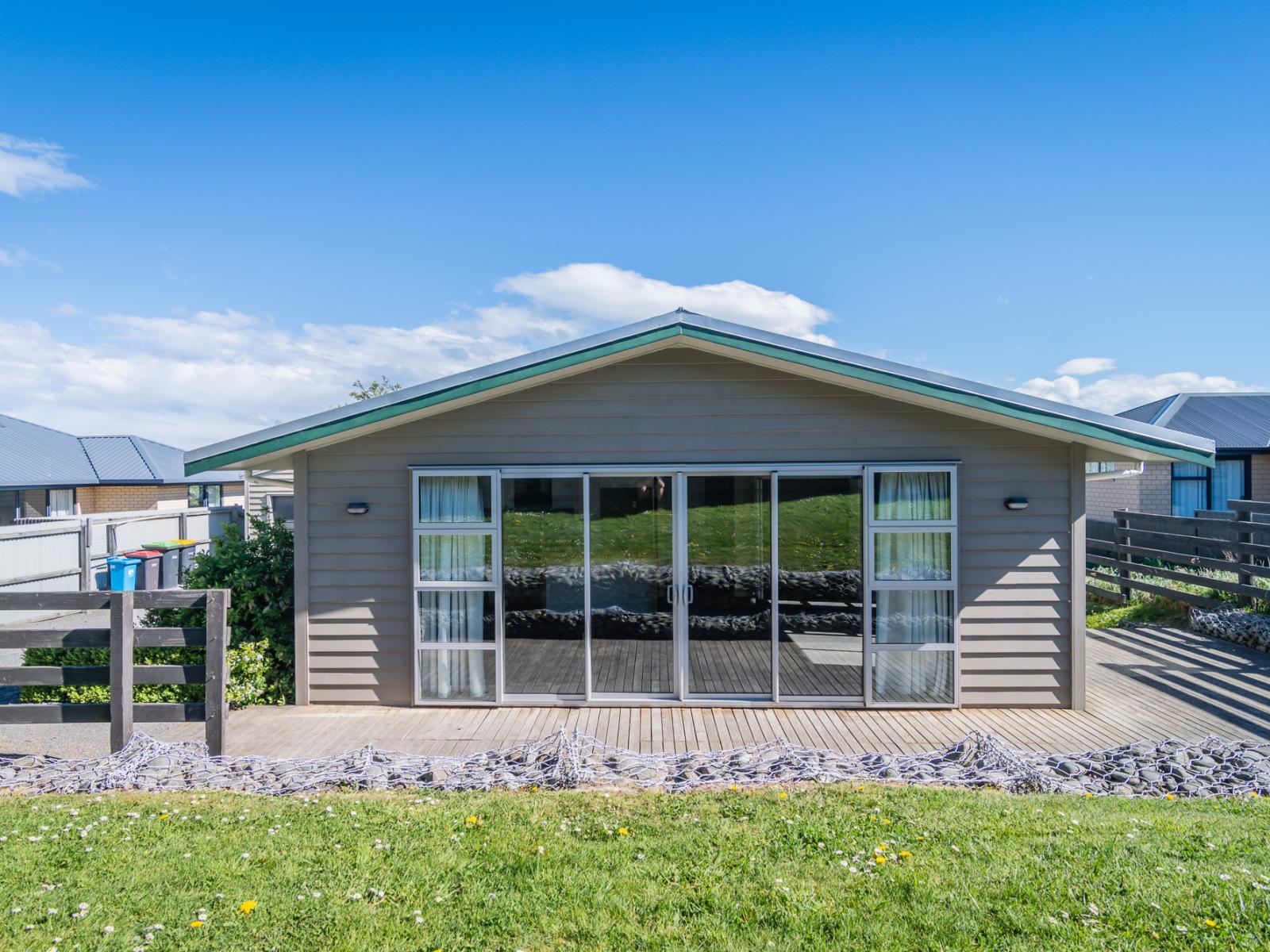 8B Jellicoe Street, Oceanview