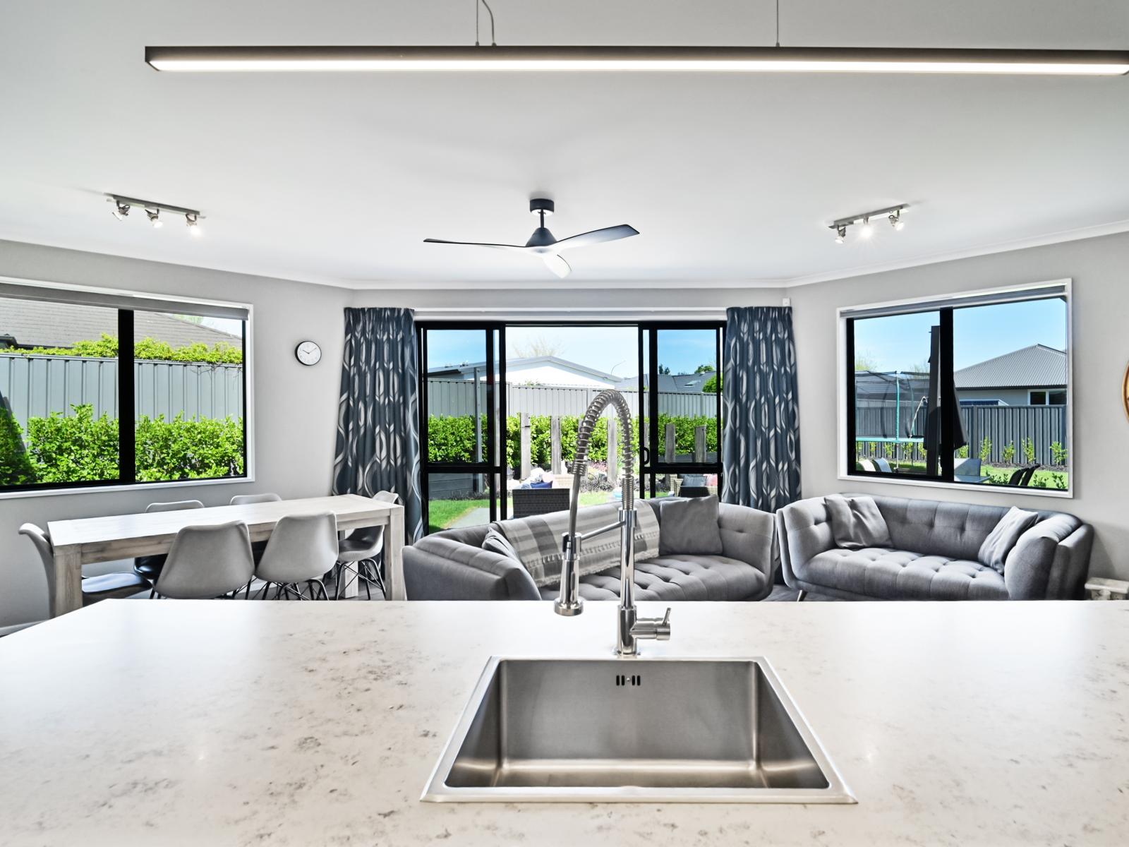 12 Begley Place, Frimley