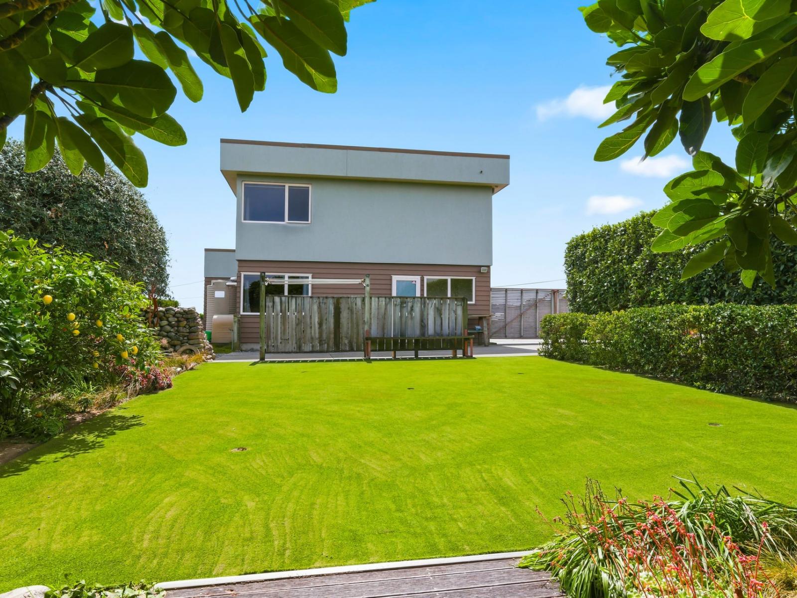 43 Manuka Street, Otaki Beach