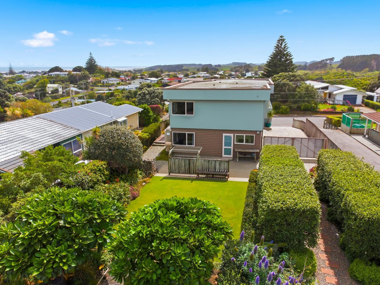 43 Manuka Street, Otaki Beach