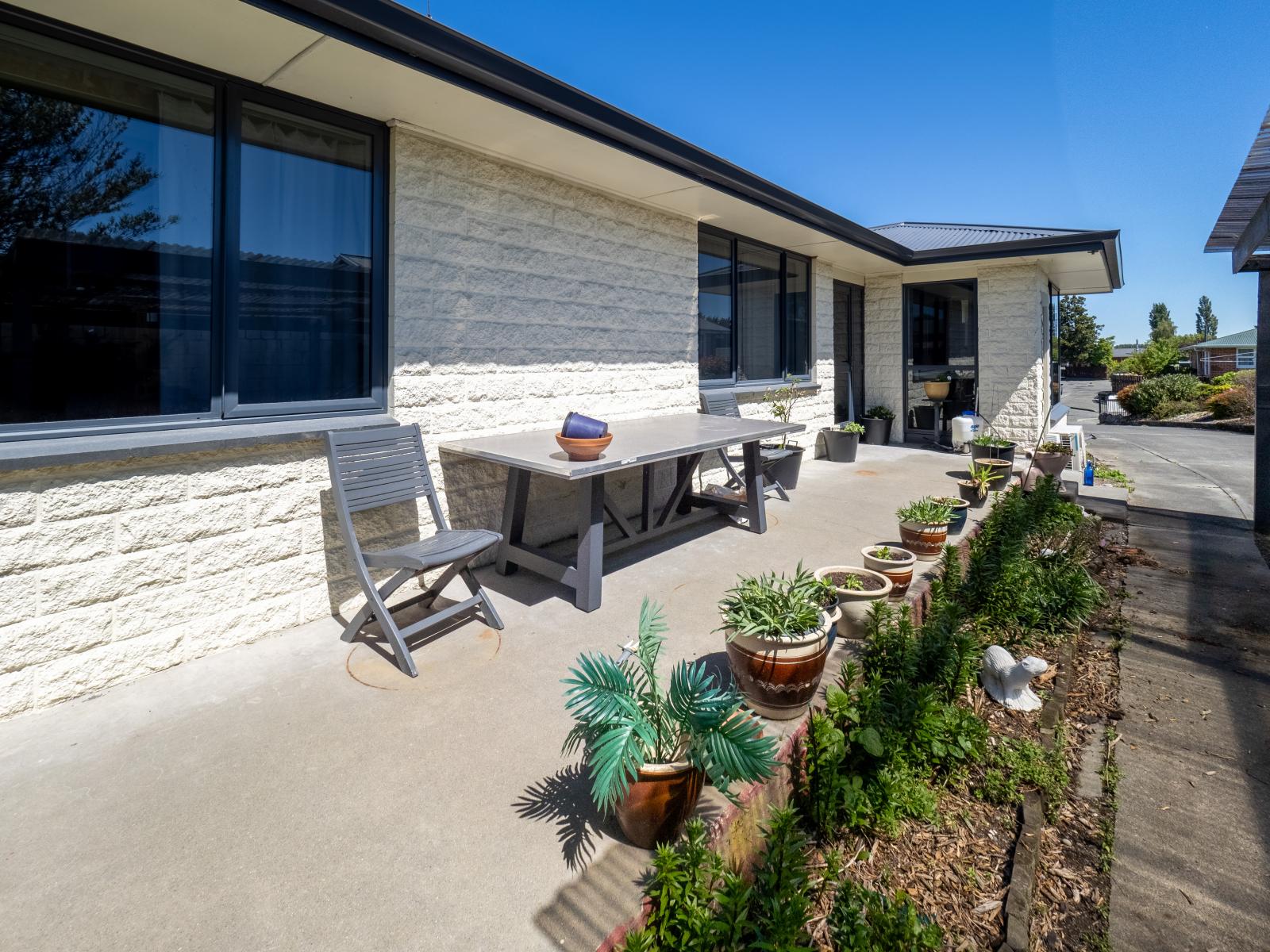 10 Reddecliffe Crescent, Hampstead