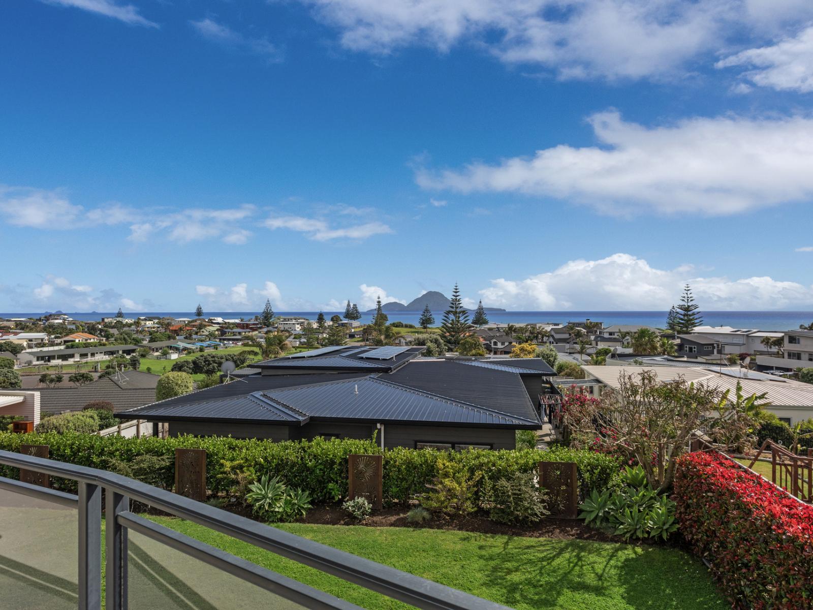 11 Island View Heights, Coastlands