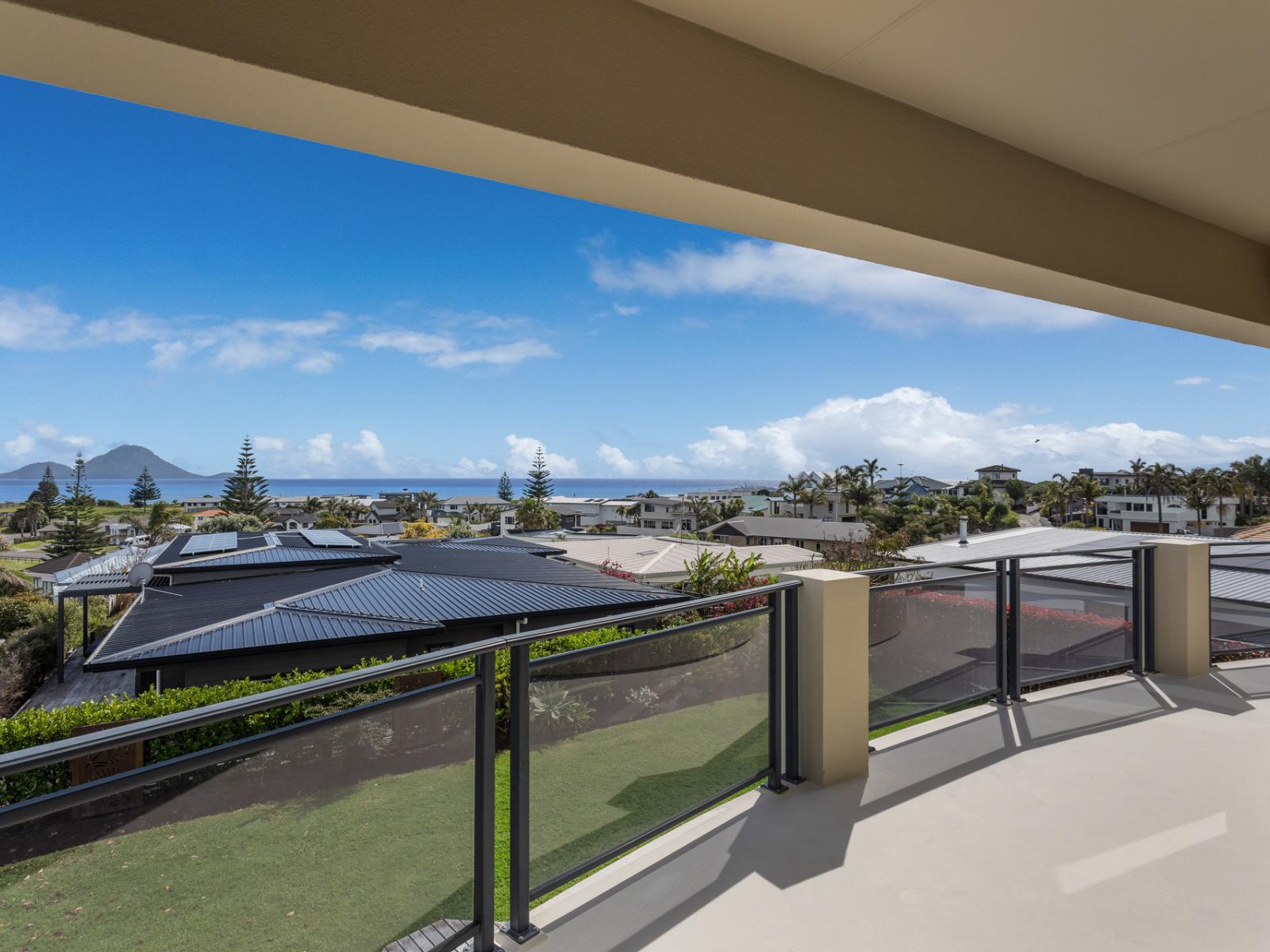 11 Island View Heights, Coastlands