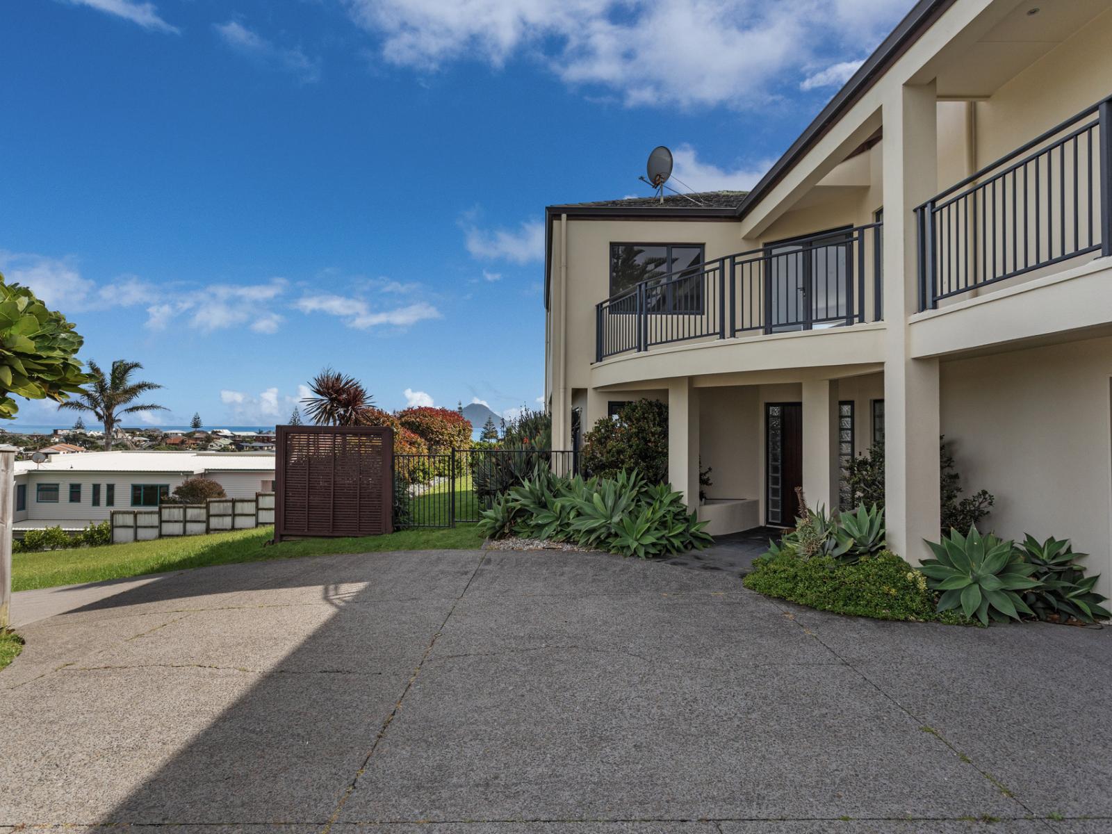11 Island View Heights, Coastlands