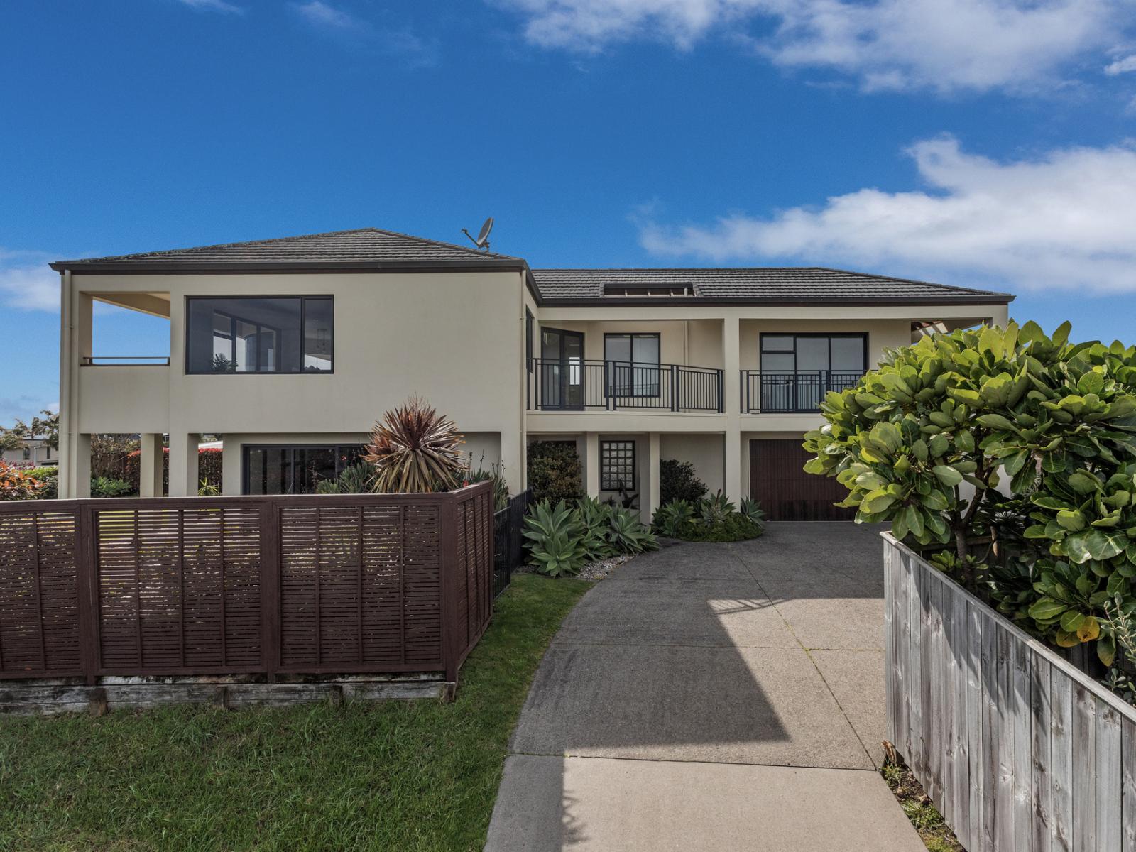 11 Island View Heights, Coastlands
