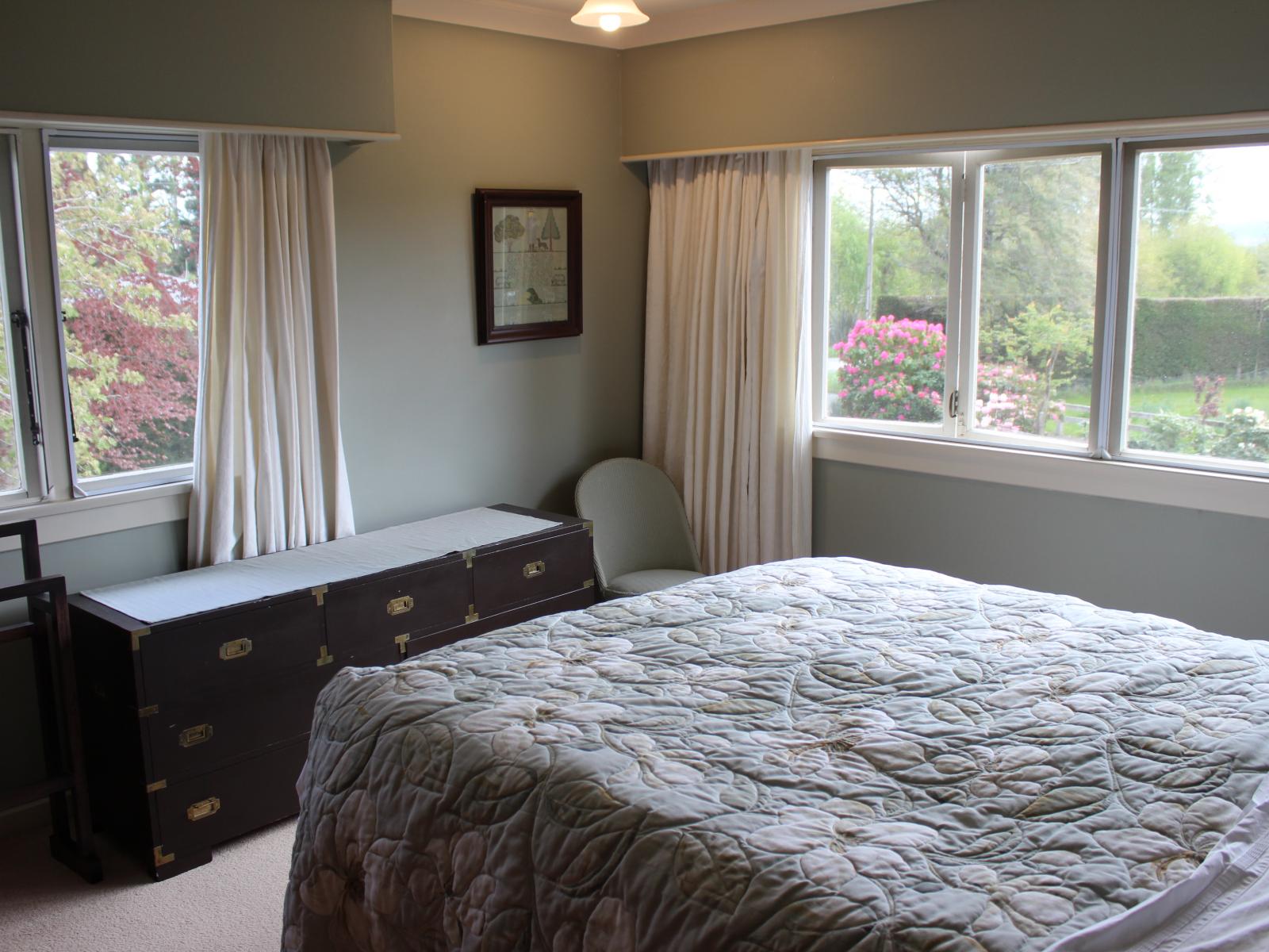 282 Mckenzie Road, Browns