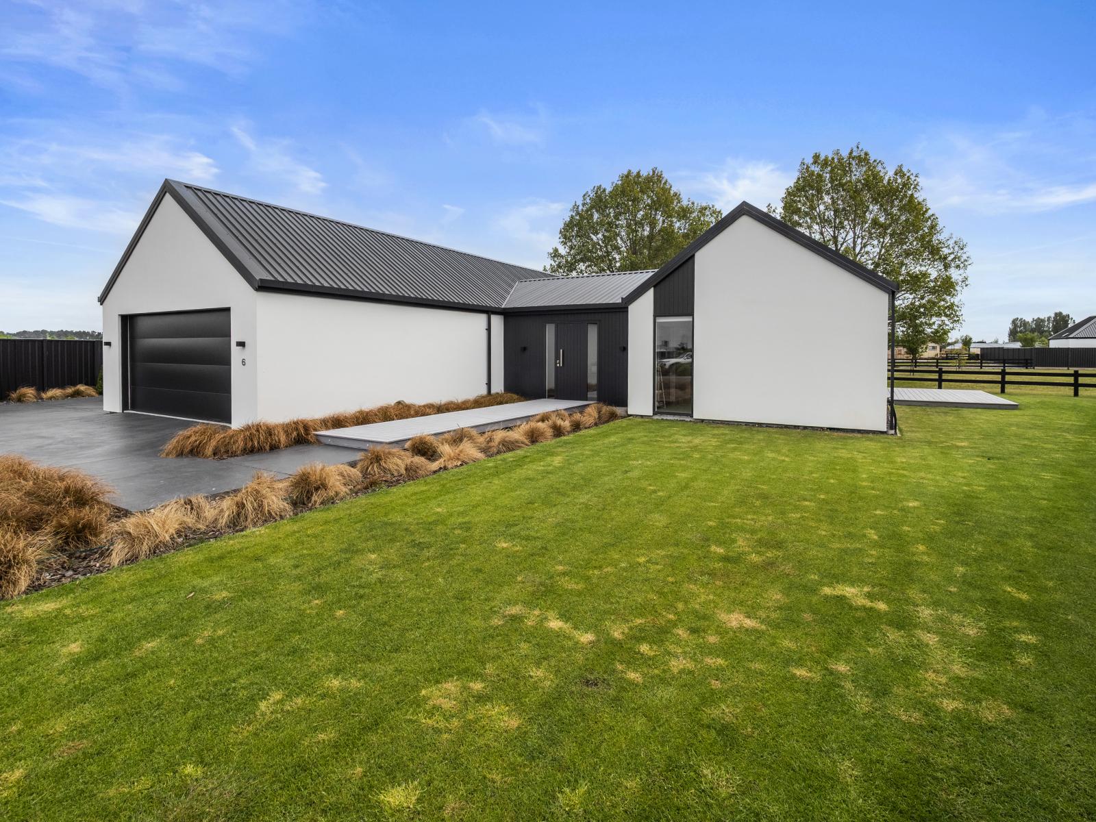 6 Loch Green, Huntingdon