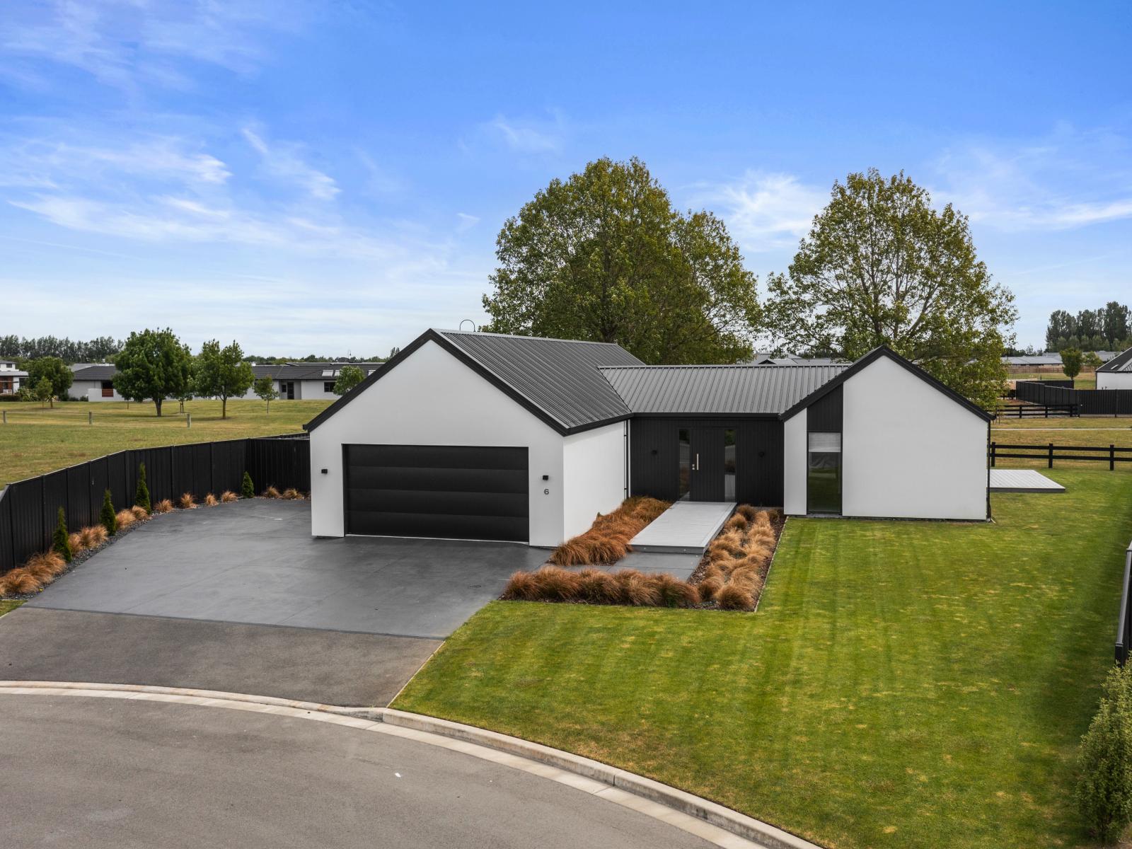 6 Loch Green, Huntingdon