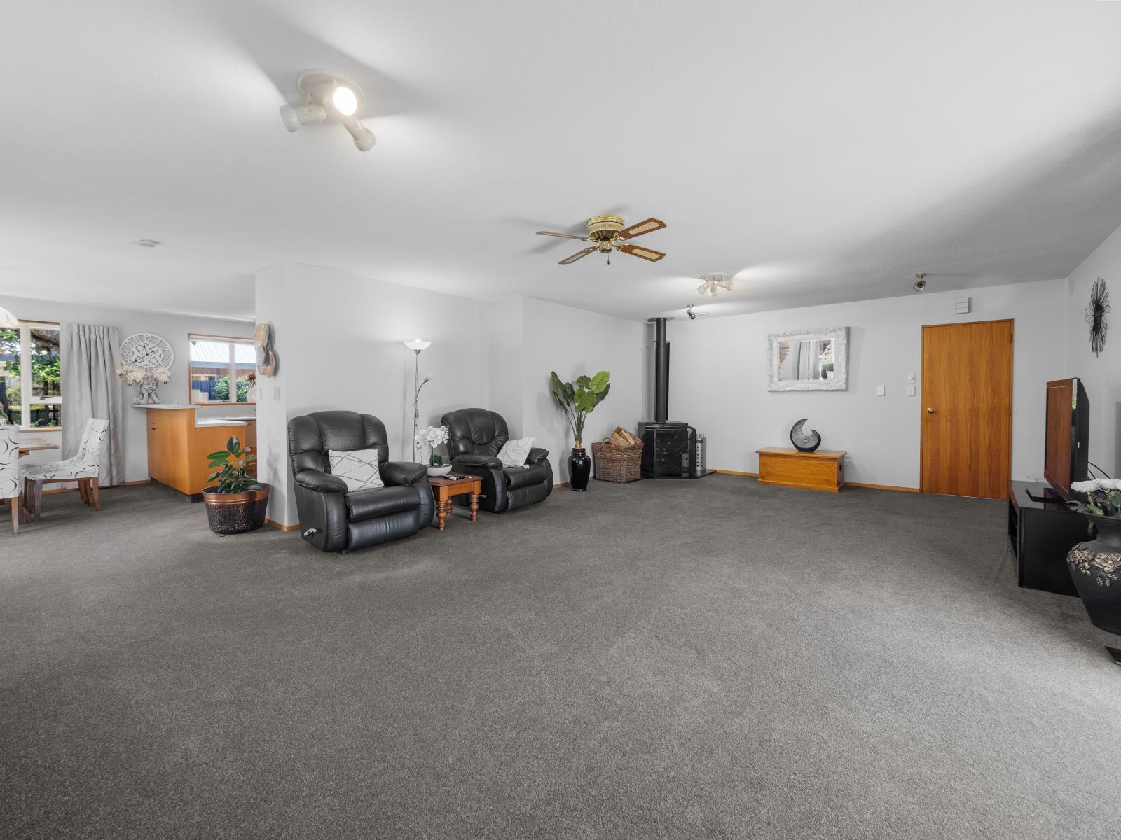 9 Falcon Drive, Allenton