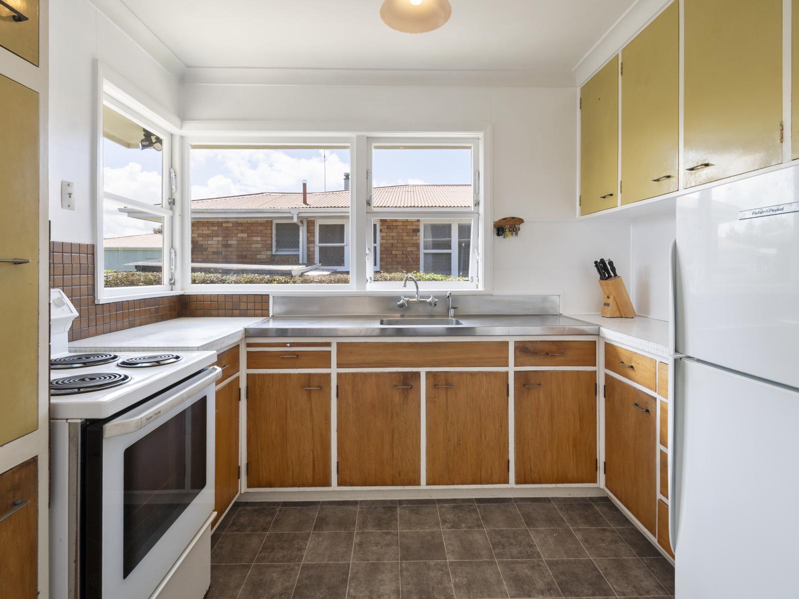 19 Henare Street, West End