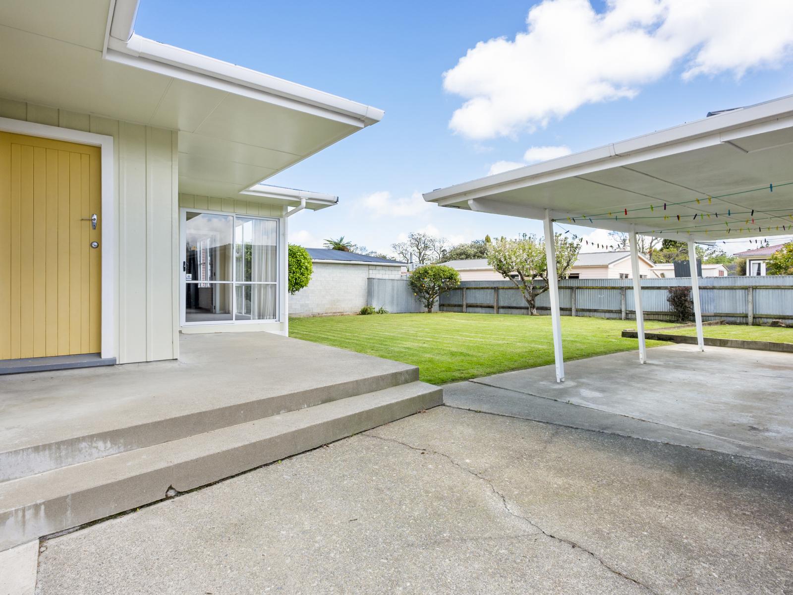 19 Henare Street, West End