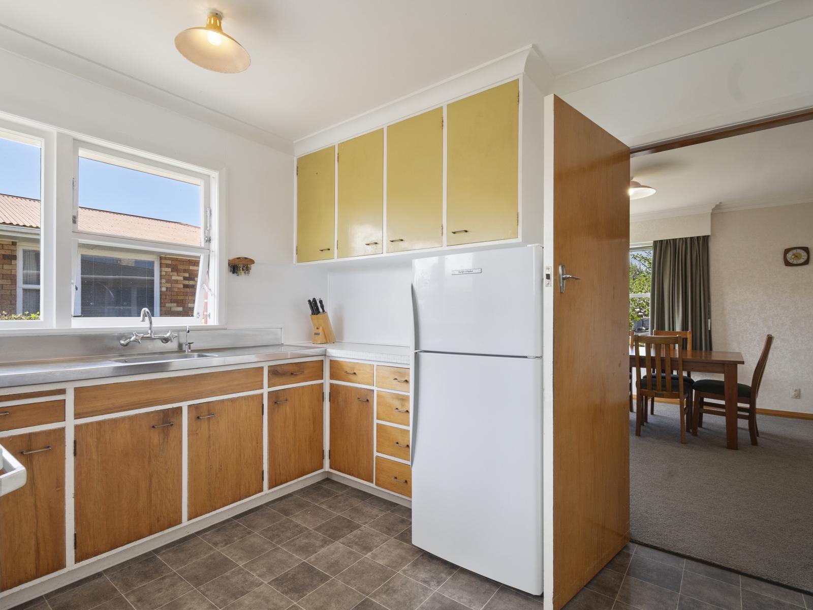 19 Henare Street, West End