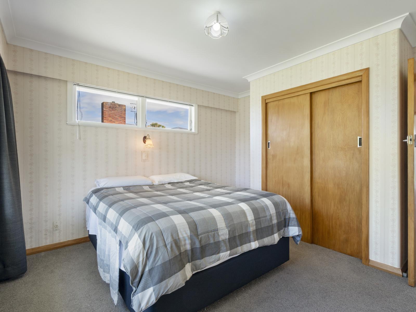 19 Henare Street, West End