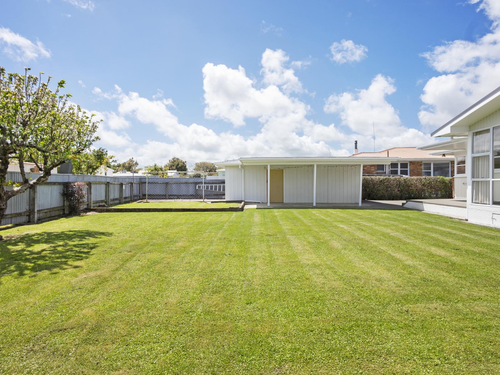 19 Henare Street, West End