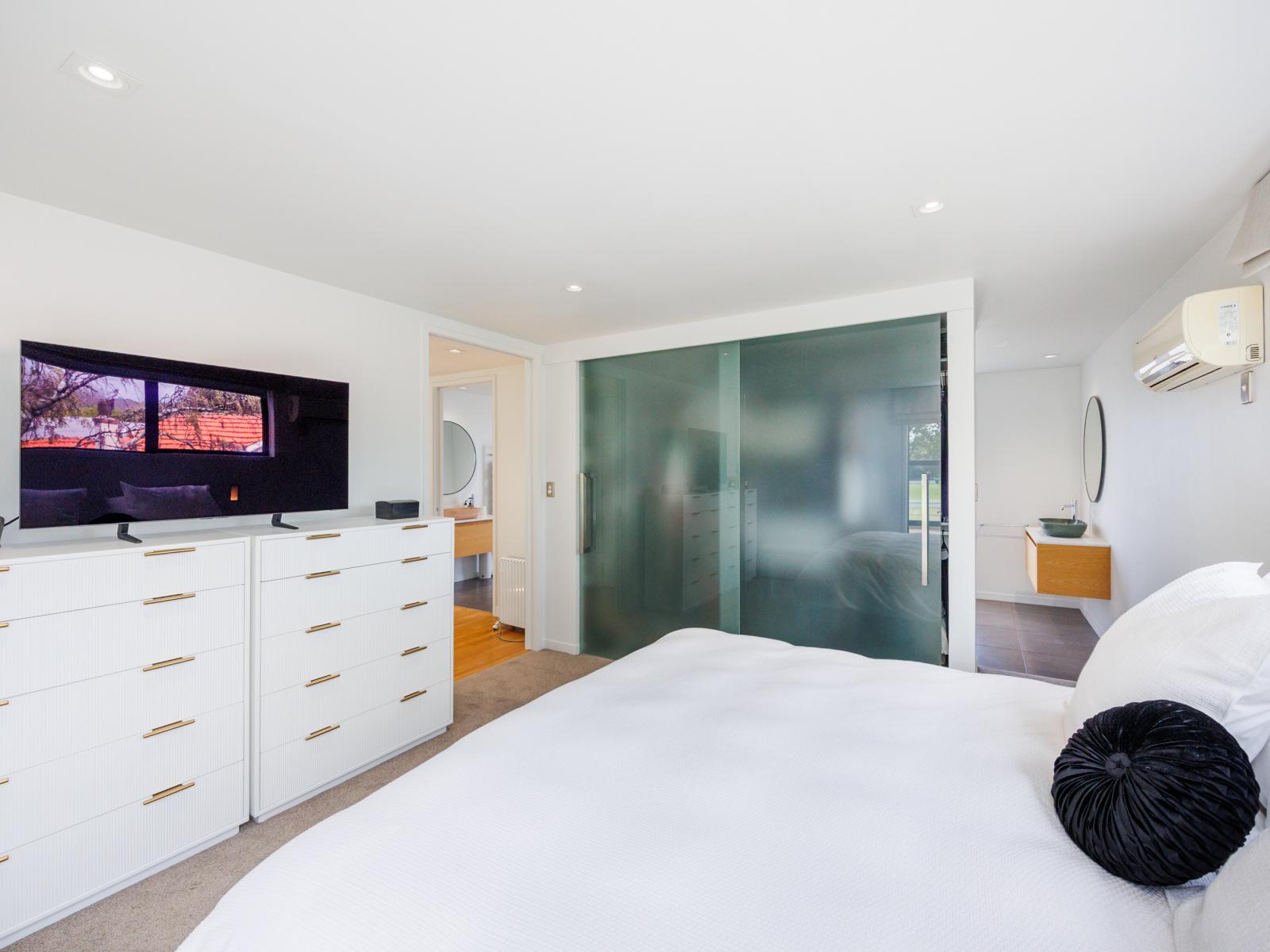 297 Fitzherbert Avenue, West End