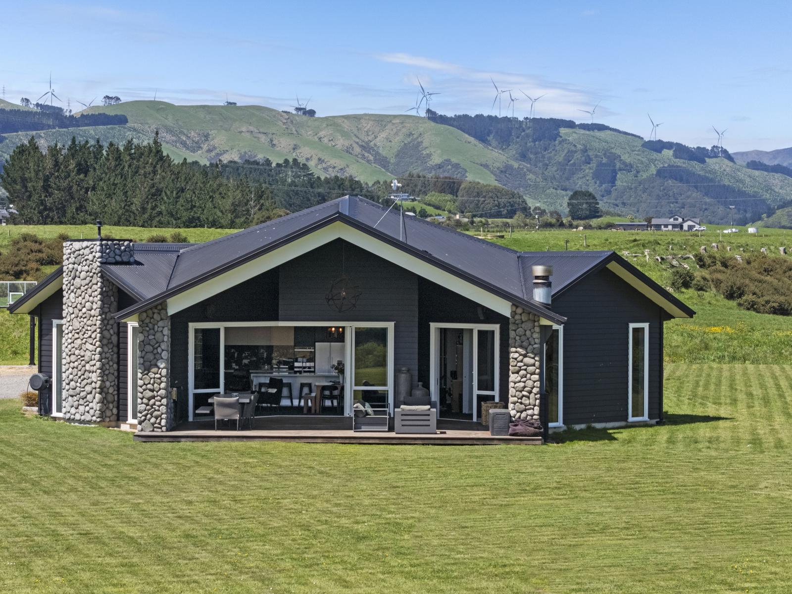 104 Kahuterawa Road, Linton