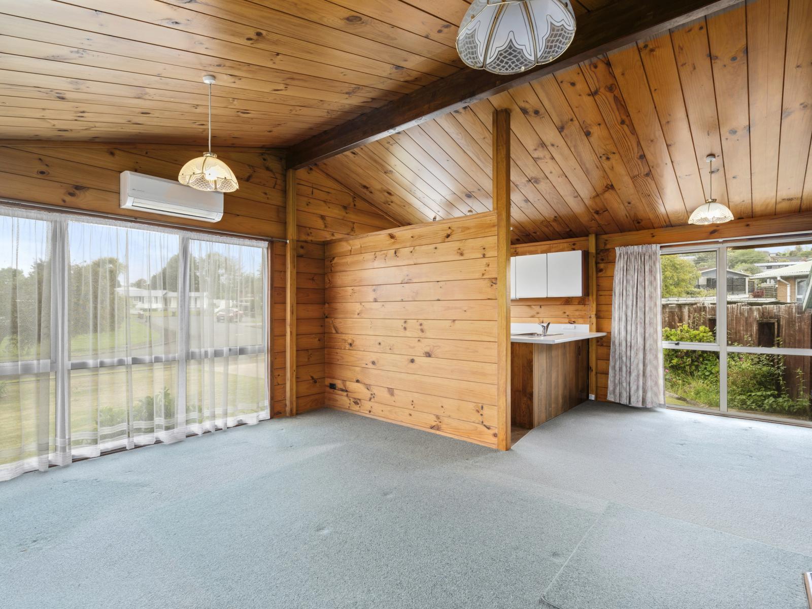 24 Neri Crescent, Pomare