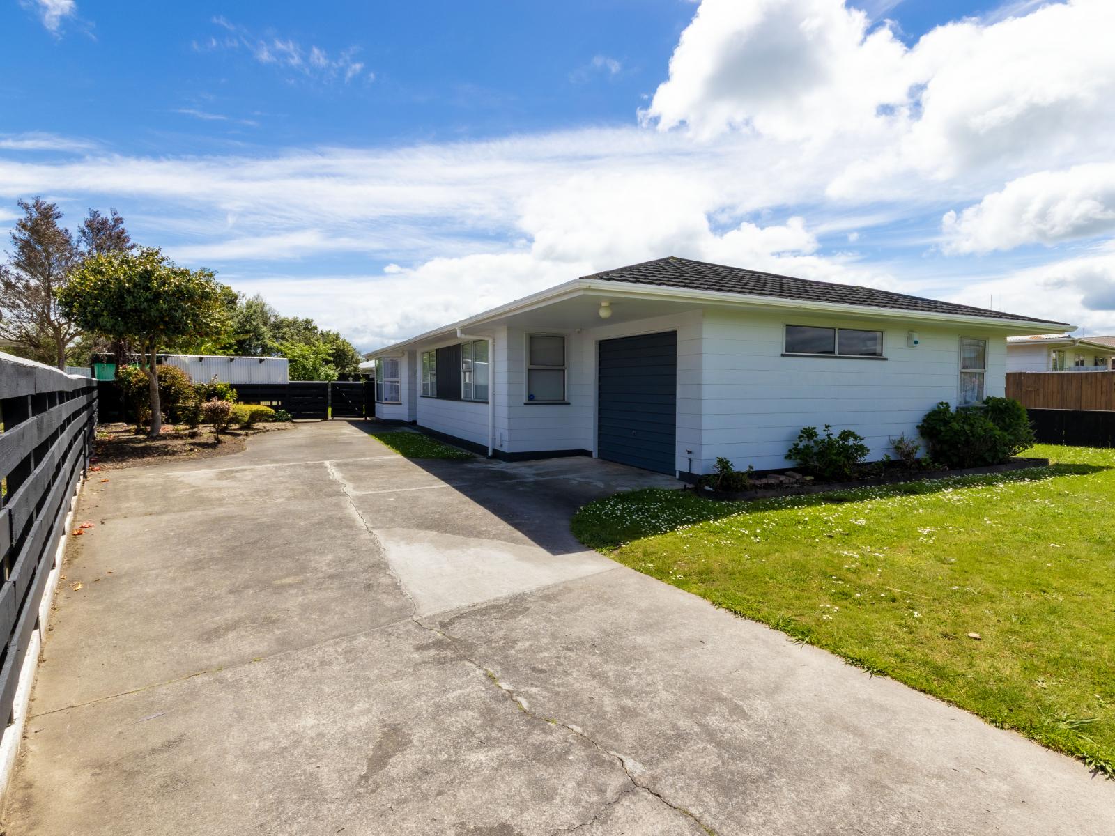 104 Fairs Road, Milson