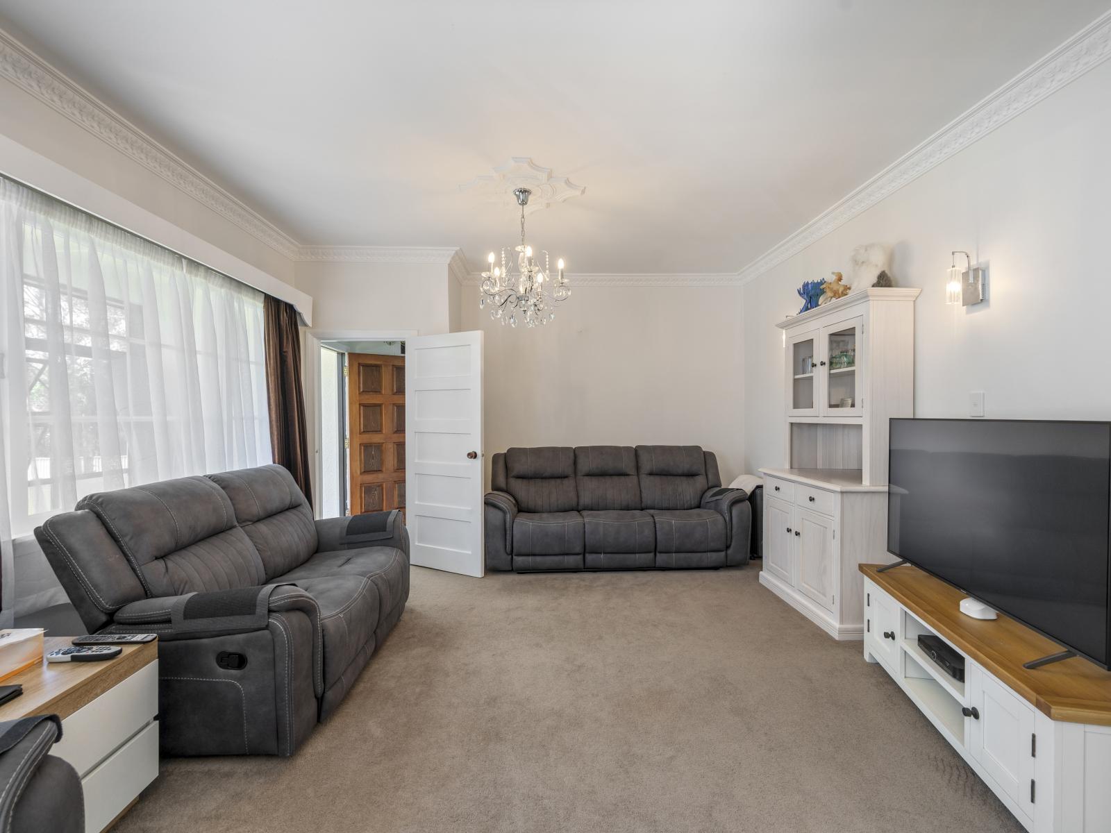 241 Mayfair Avenue, Mayfair