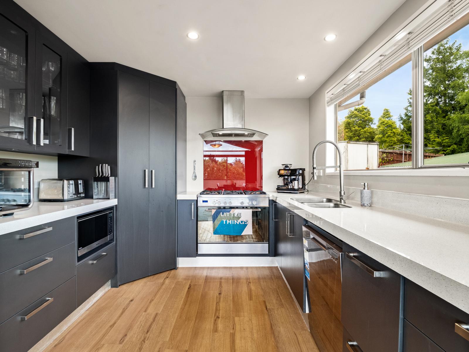 30 Roy Crescent, Concord