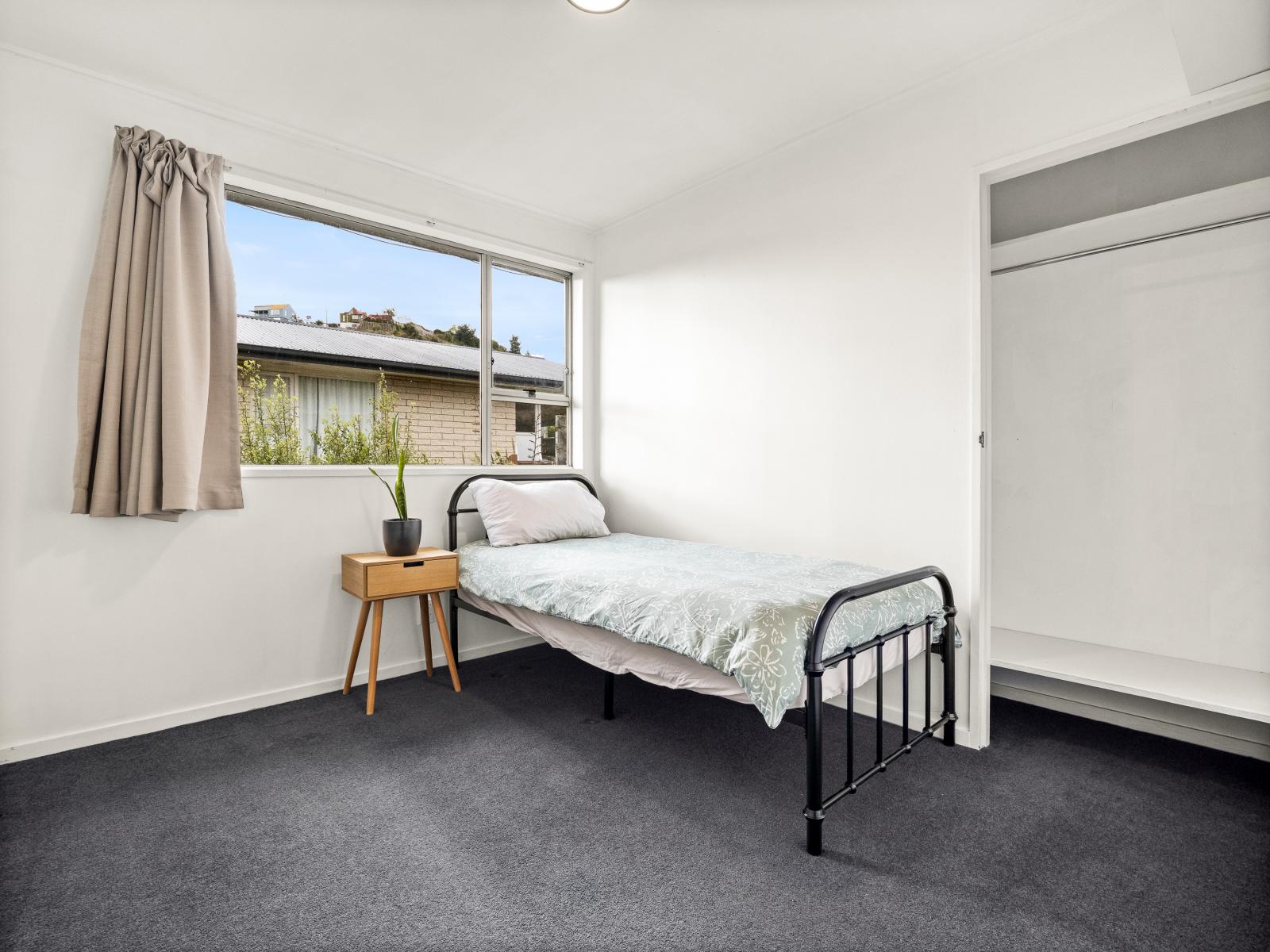 30 Roy Crescent, Concord