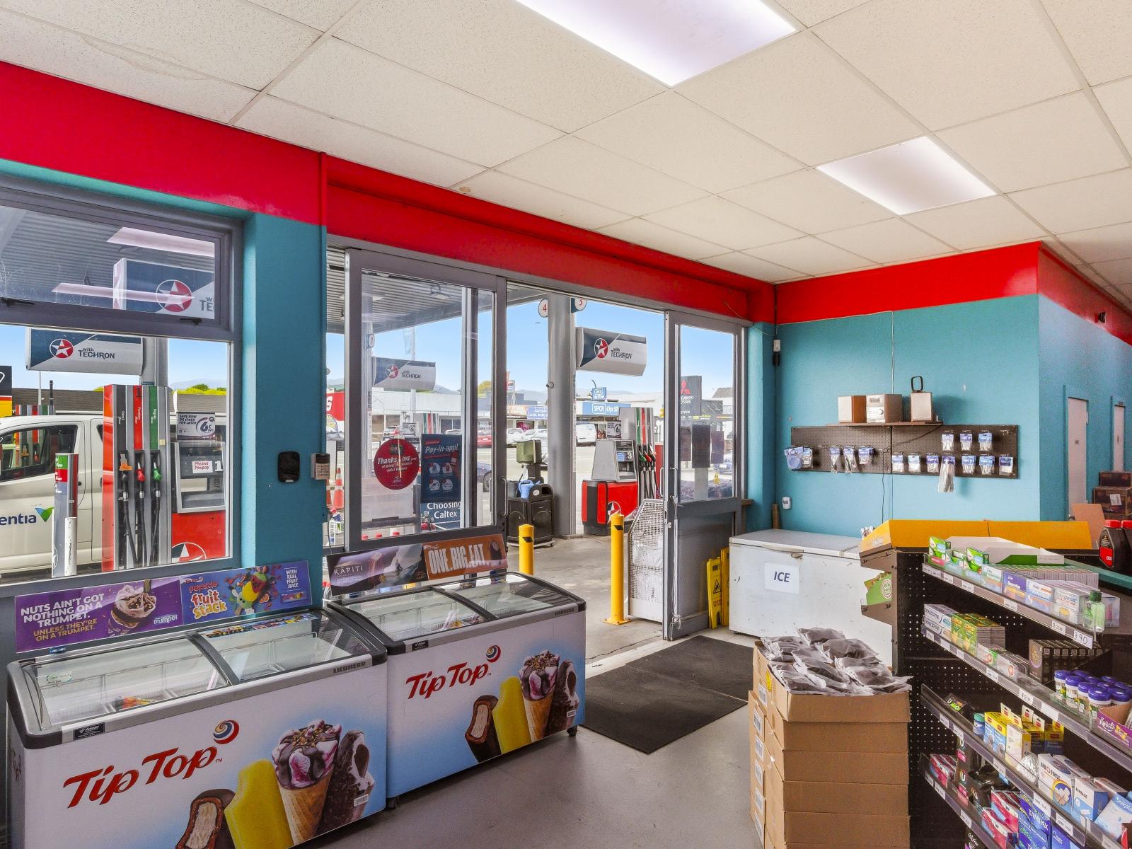 309-311 Oxford Street, Levin