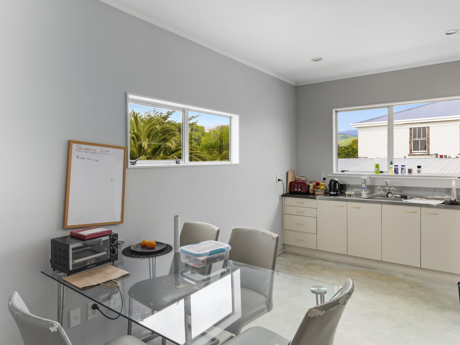 208 Main Highway, Otaki