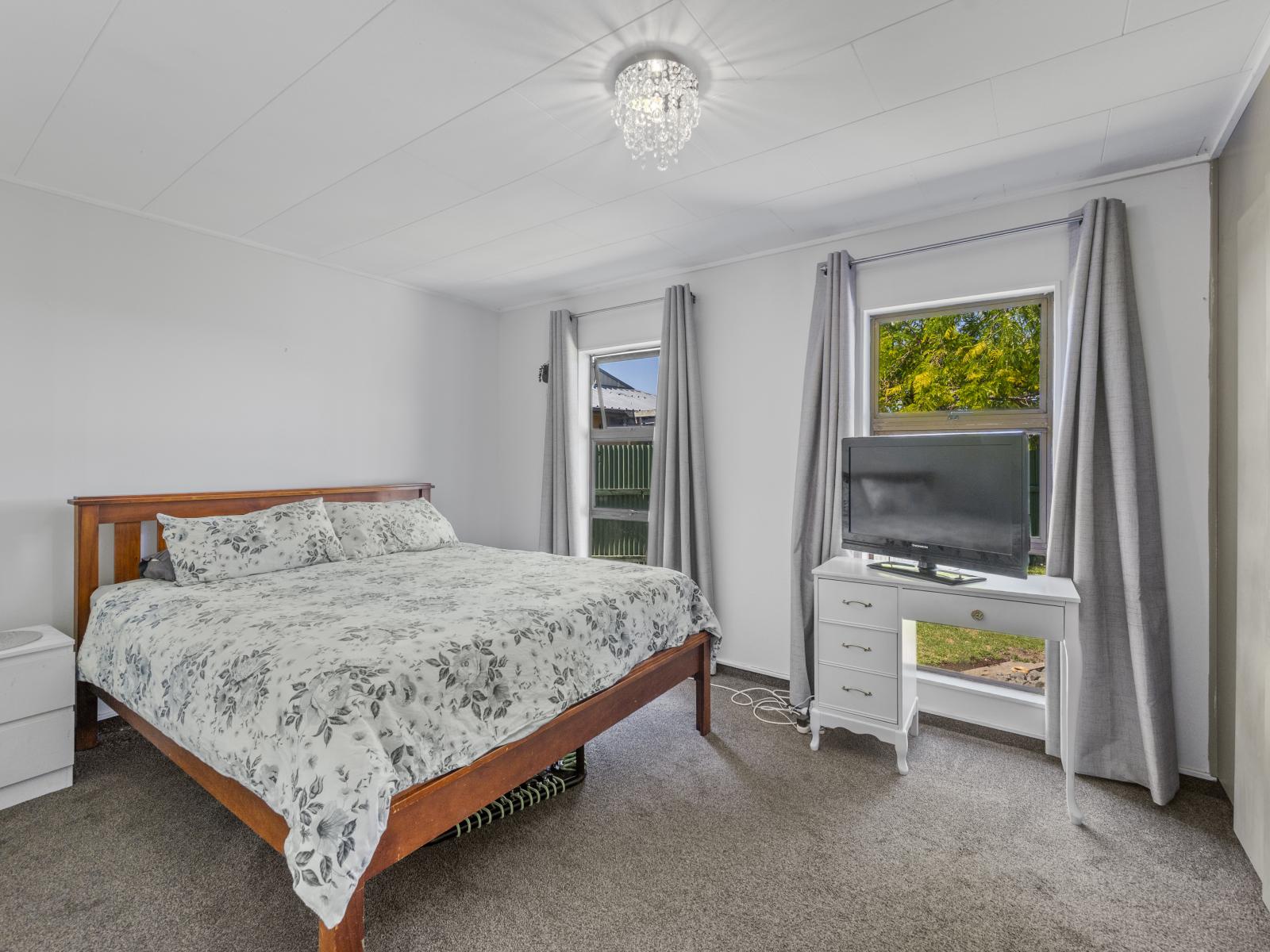 33 Duckworth Crescent, Greenmeadows