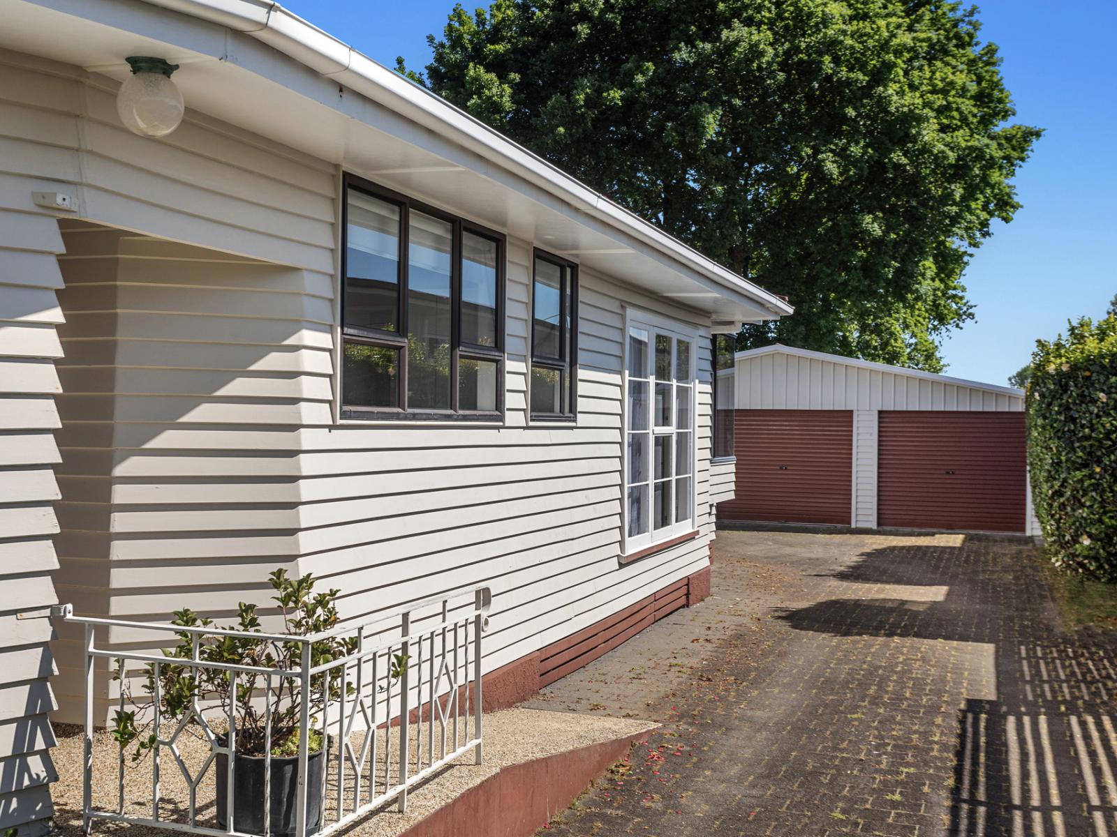 14 Barry Avenue, Whakatane