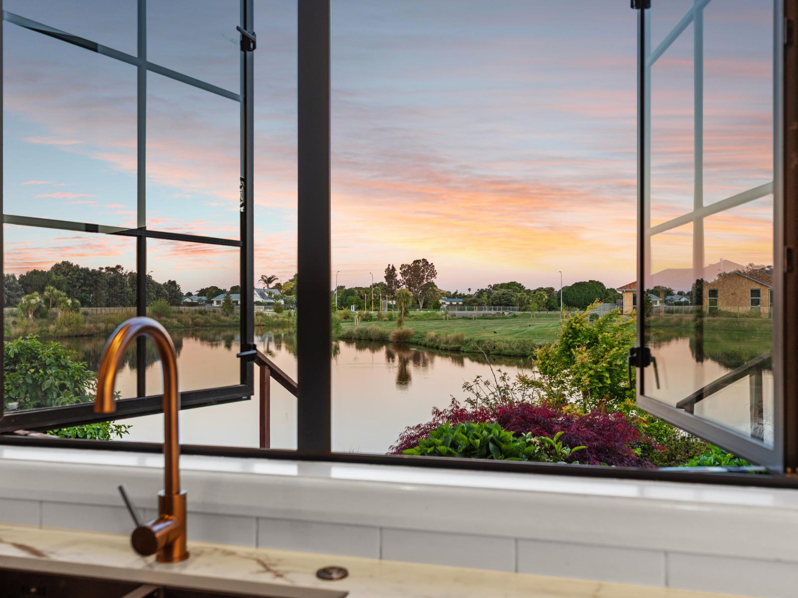 166 Oriental Parade, Papamoa