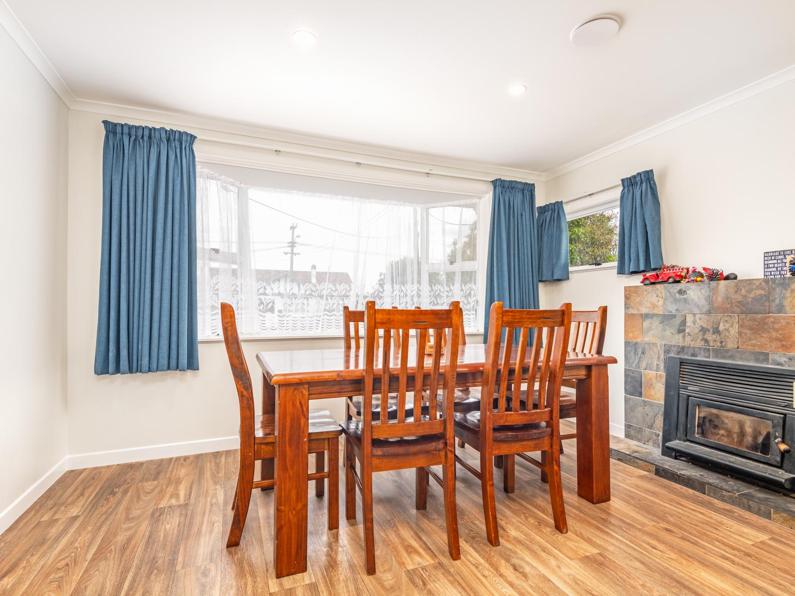 176 Bridge Street, Bulls