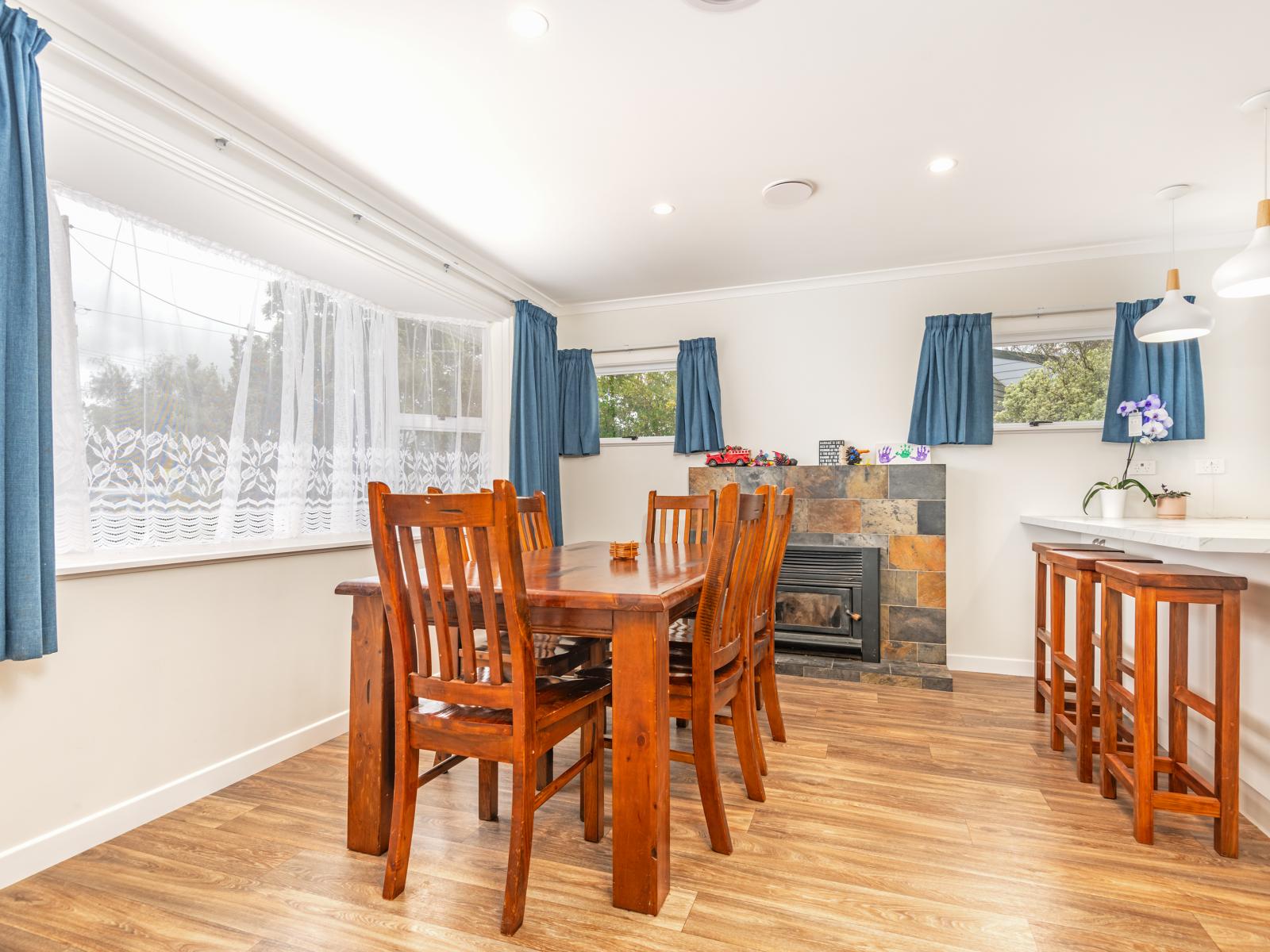 176 Bridge Street, Bulls